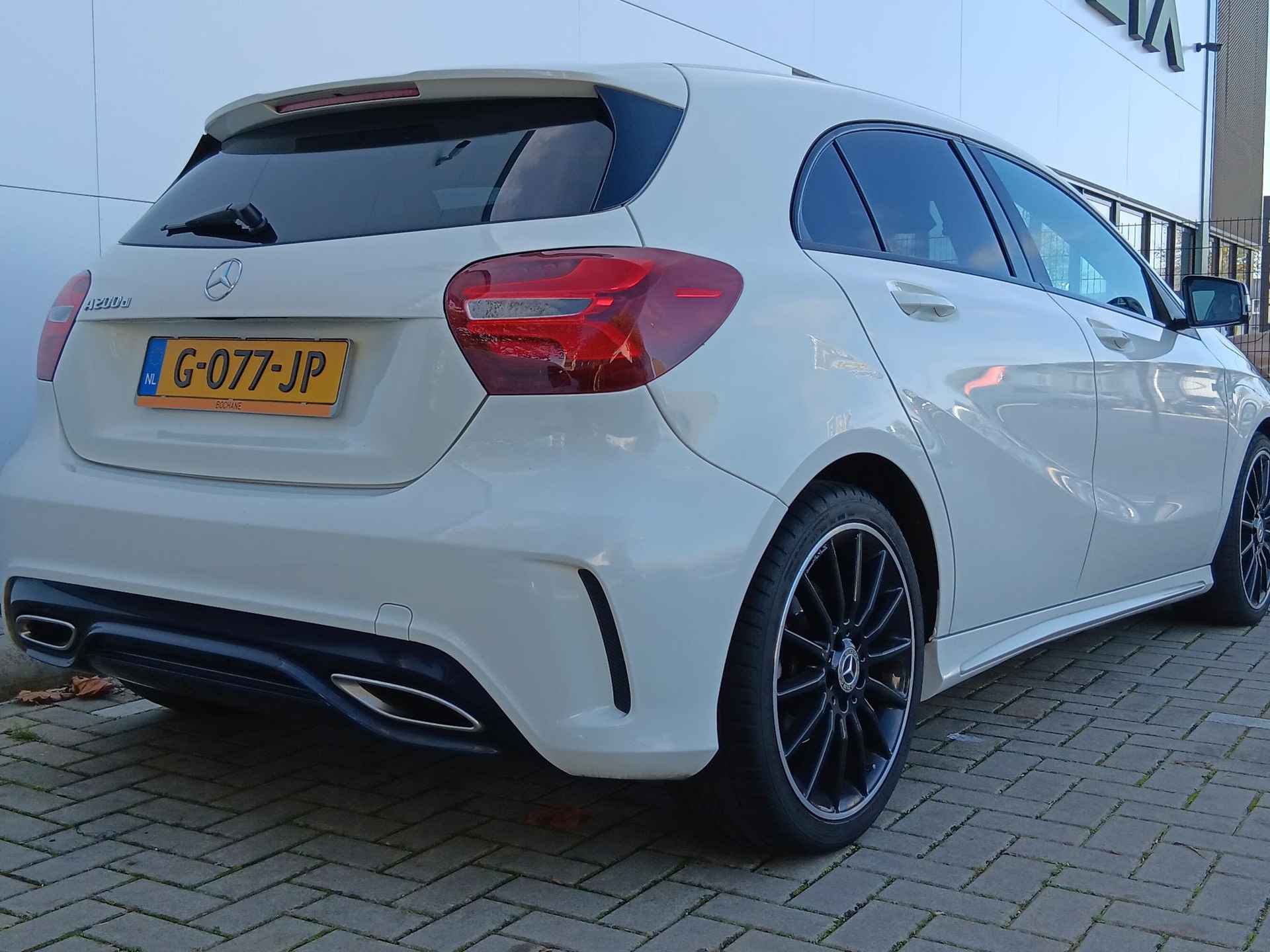 Mercedes-Benz A-klasse 200 d Business Solution AMG Automaat / Navigatie / Parkeersensoren + Camera / Half Leder - 26/35