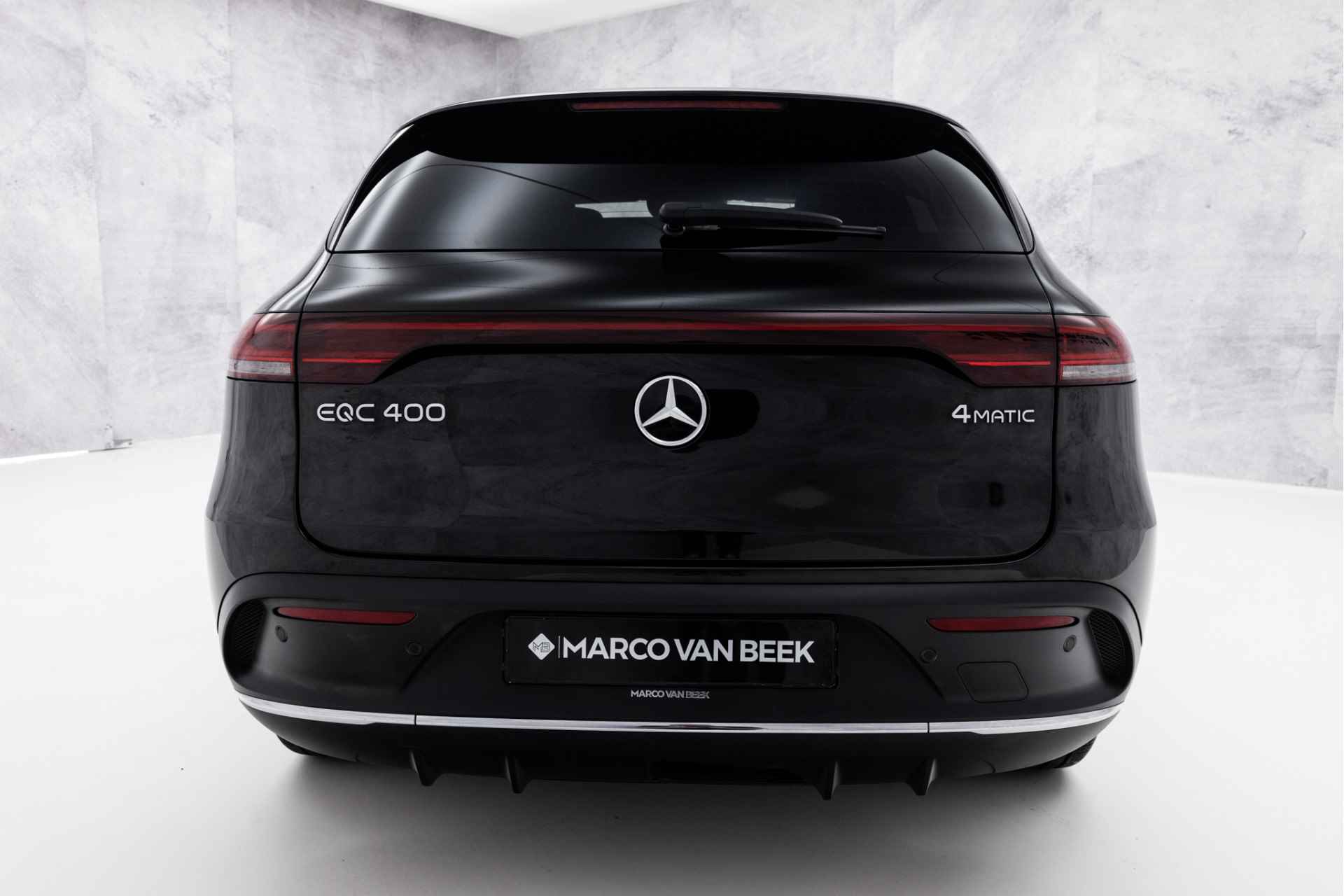 Mercedes-Benz EQC 400 4MATIC AMG Line 80 kWh | Schuifdak | Trekhaak | 360 Camera - 25/55