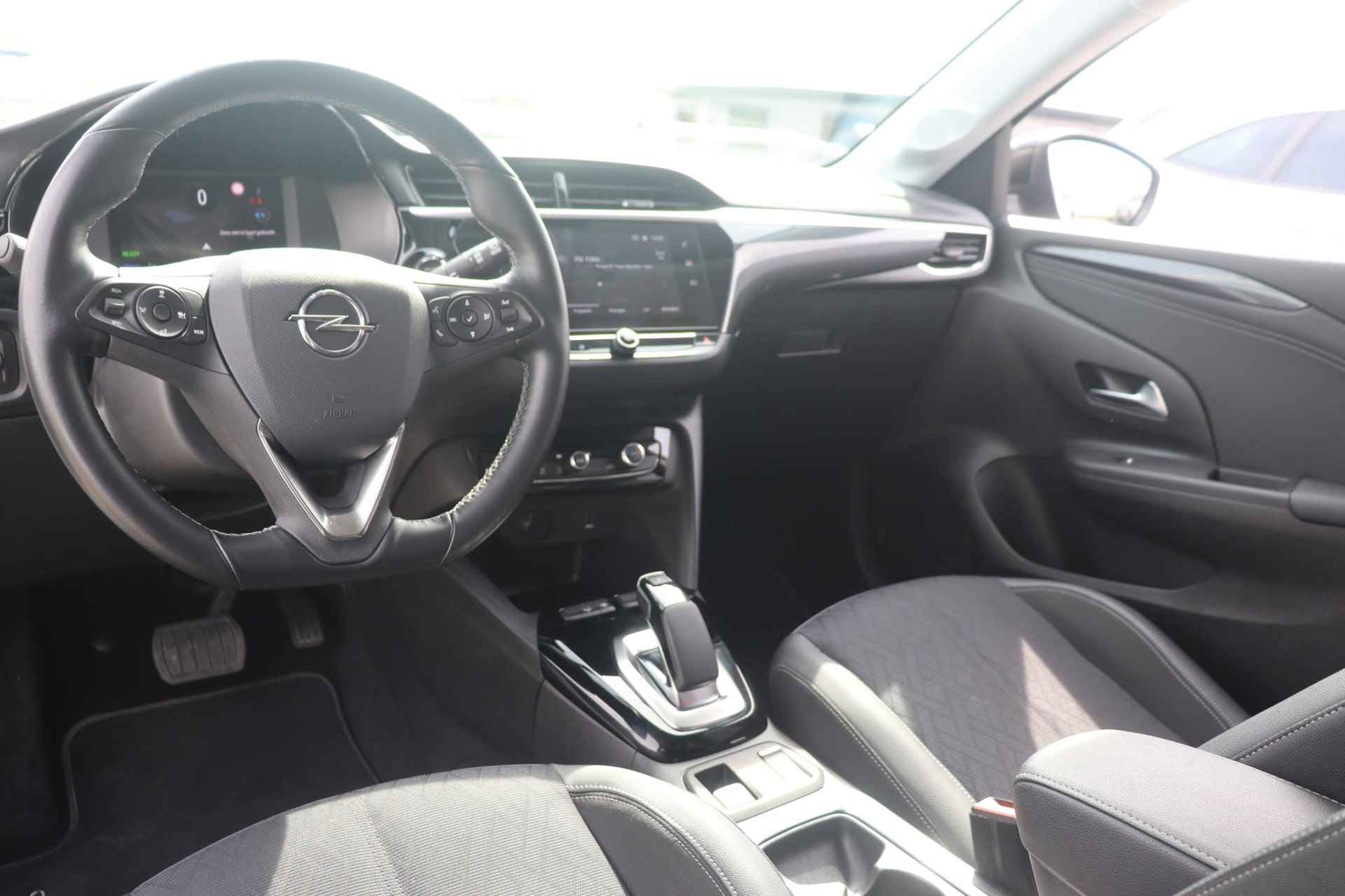 Opel Corsa-e e-Launch Edition 50 kWh / Adaptive Cruise / Navi / IntelliLux / Camera - 3/49