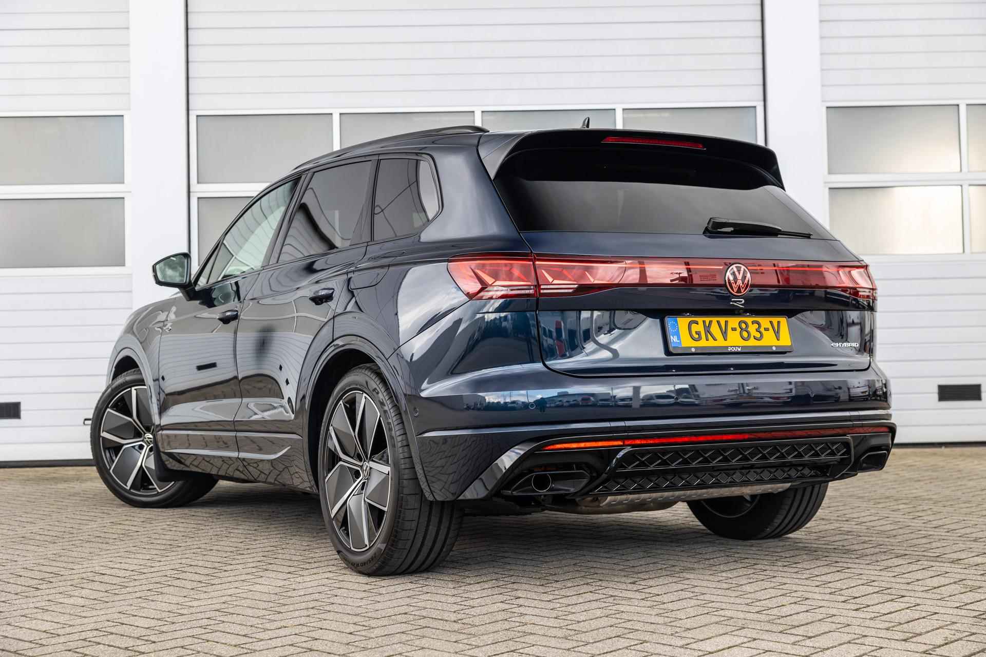 Volkswagen Touareg R 3.0 TSi 462pk eHybrid 4MOTION | Panoramadak | 21" Velgen | Trekhaak Elektrisch | Sluithulp | Head-up Display - 12/67