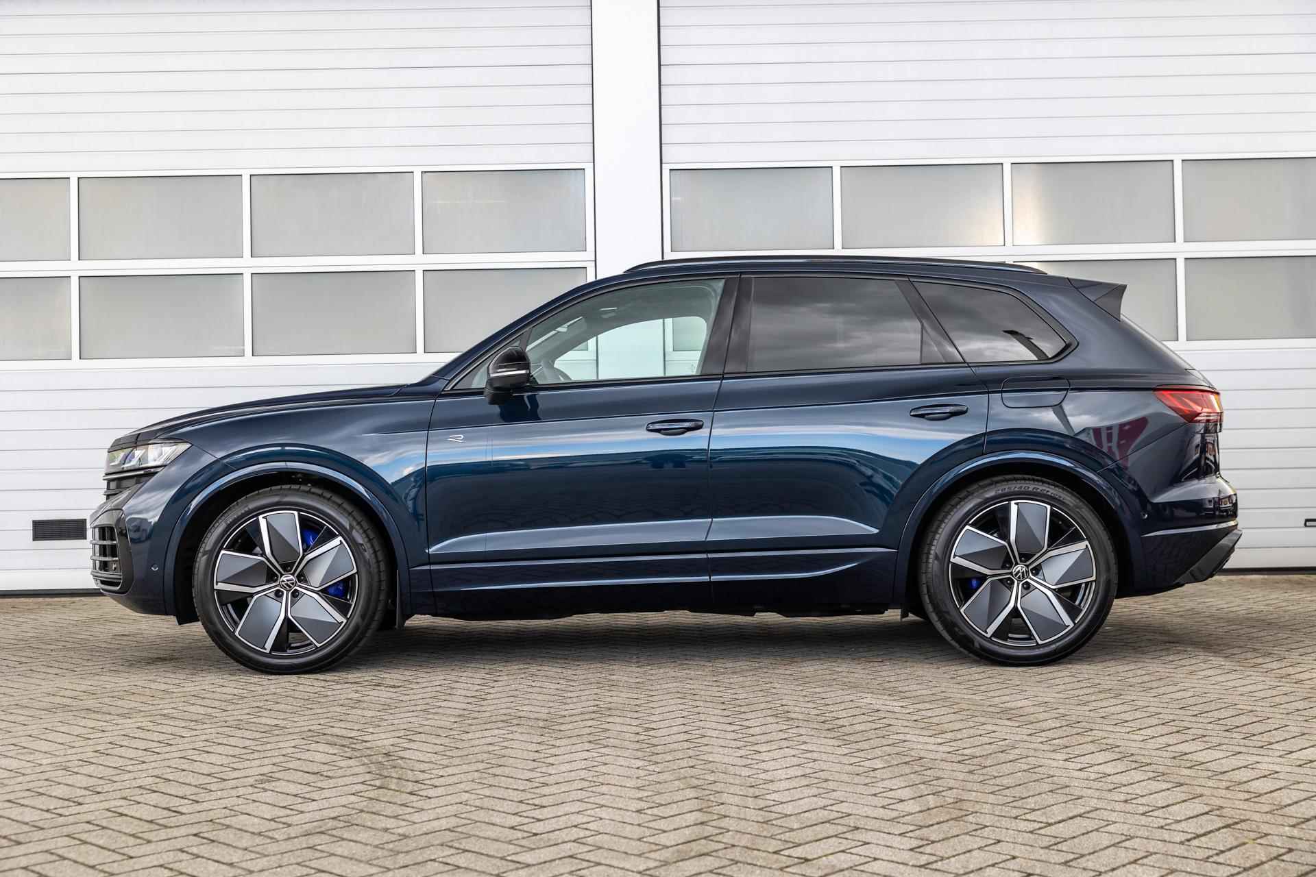 Volkswagen Touareg R 3.0 TSi 462pk eHybrid 4MOTION | Panoramadak | 21" Velgen | Trekhaak Elektrisch | Sluithulp | Head-up Display - 13/67