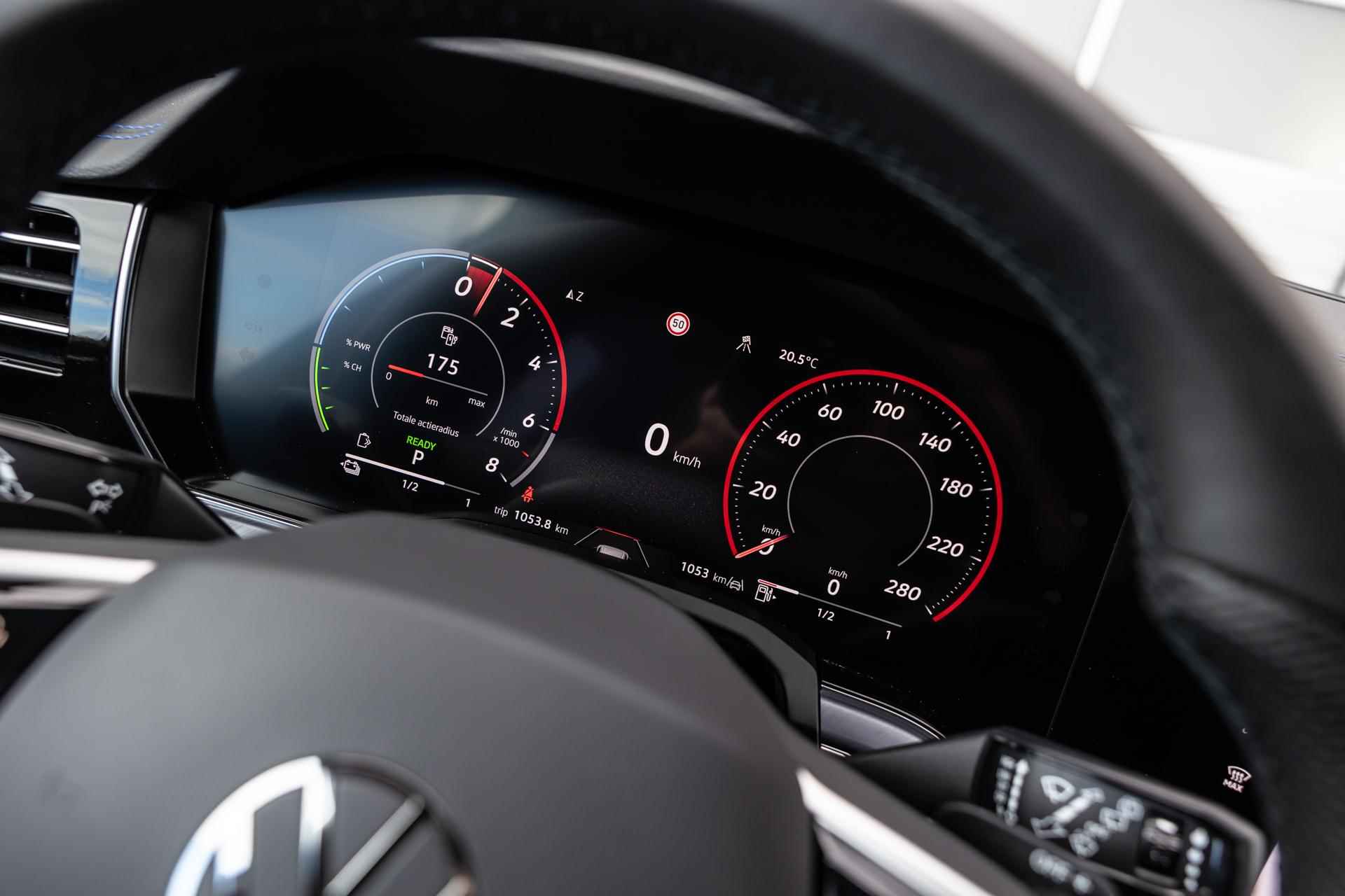 Volkswagen Touareg R 3.0 TSi 462pk eHybrid 4MOTION | Panoramadak | 21" Velgen | Trekhaak Elektrisch | Sluithulp | Head-up Display - 24/67