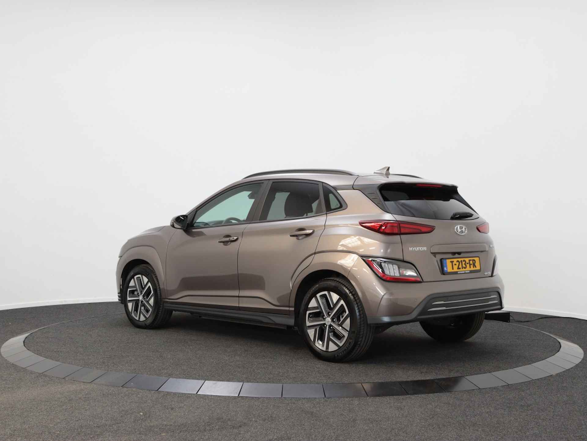 Hyundai Kona EV Premium 64 kWh | Leer | Navigatie | PL 549 pm - 2/51