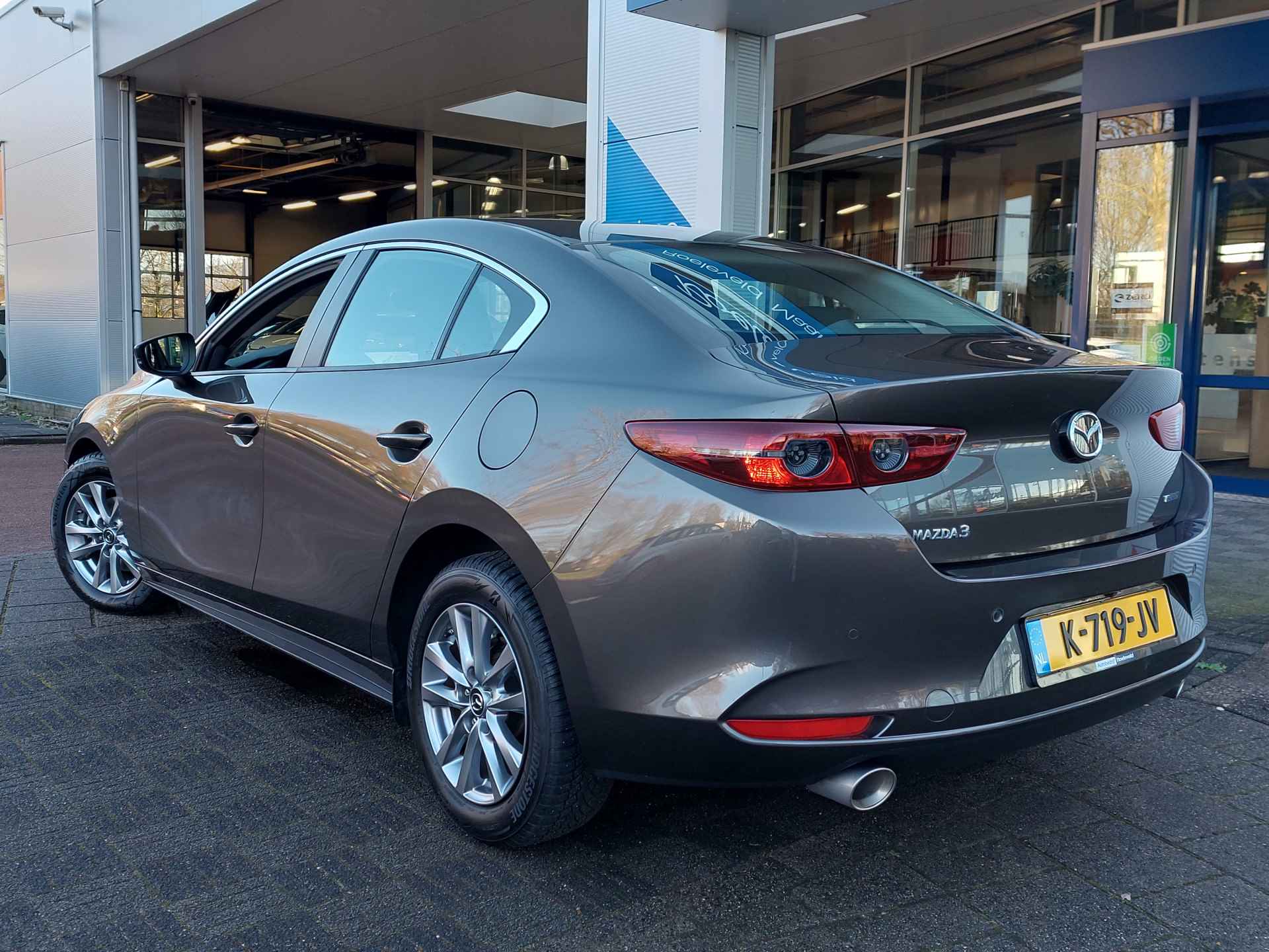 Mazda 3 2.0 e-SkyActiv-X M Hybrid 180pk Comfort | BOSE Sound | Navi + Apple Carplay | Adap. Cruise | Clima | Dodehoek+Rijstrooksensor | Keyless Entry | Pdc V+A+Camera | Stoel+Stuurverwarming | 16''lm - 5/51