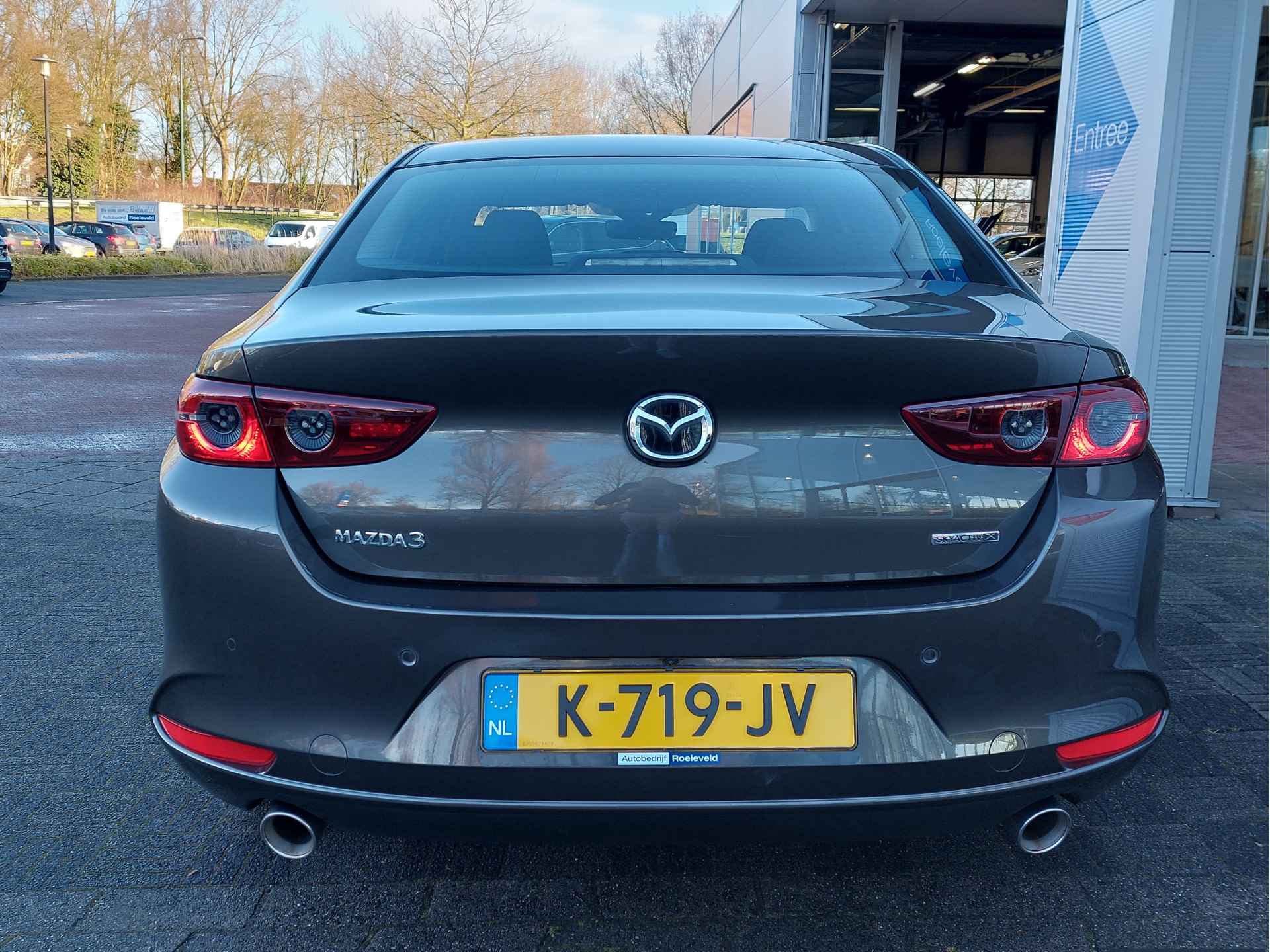 Mazda 3 2.0 e-SkyActiv-X M Hybrid 180pk Comfort | BOSE Sound | Navi + Apple Carplay | Adap. Cruise | Clima | Dodehoek+Rijstrooksensor | Keyless Entry | Pdc V+A+Camera | Stoel+Stuurverwarming | 16''lm - 6/51