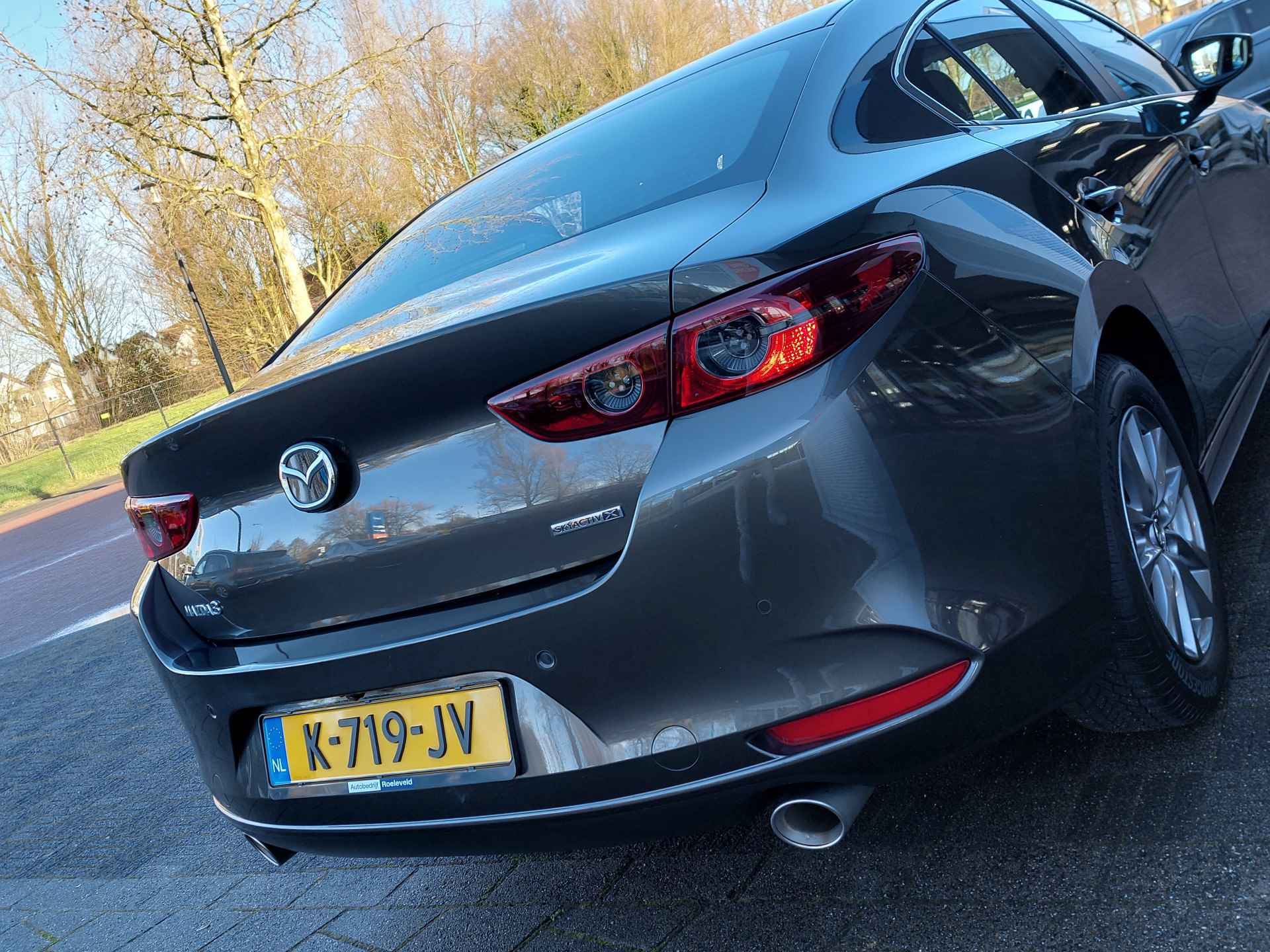 Mazda 3 2.0 e-SkyActiv-X M Hybrid 180pk Comfort | BOSE Sound | Navi + Apple Carplay | Adap. Cruise | Clima | Dodehoek+Rijstrooksensor | Keyless Entry | Pdc V+A+Camera | Stoel+Stuurverwarming | 16''lm - 45/51