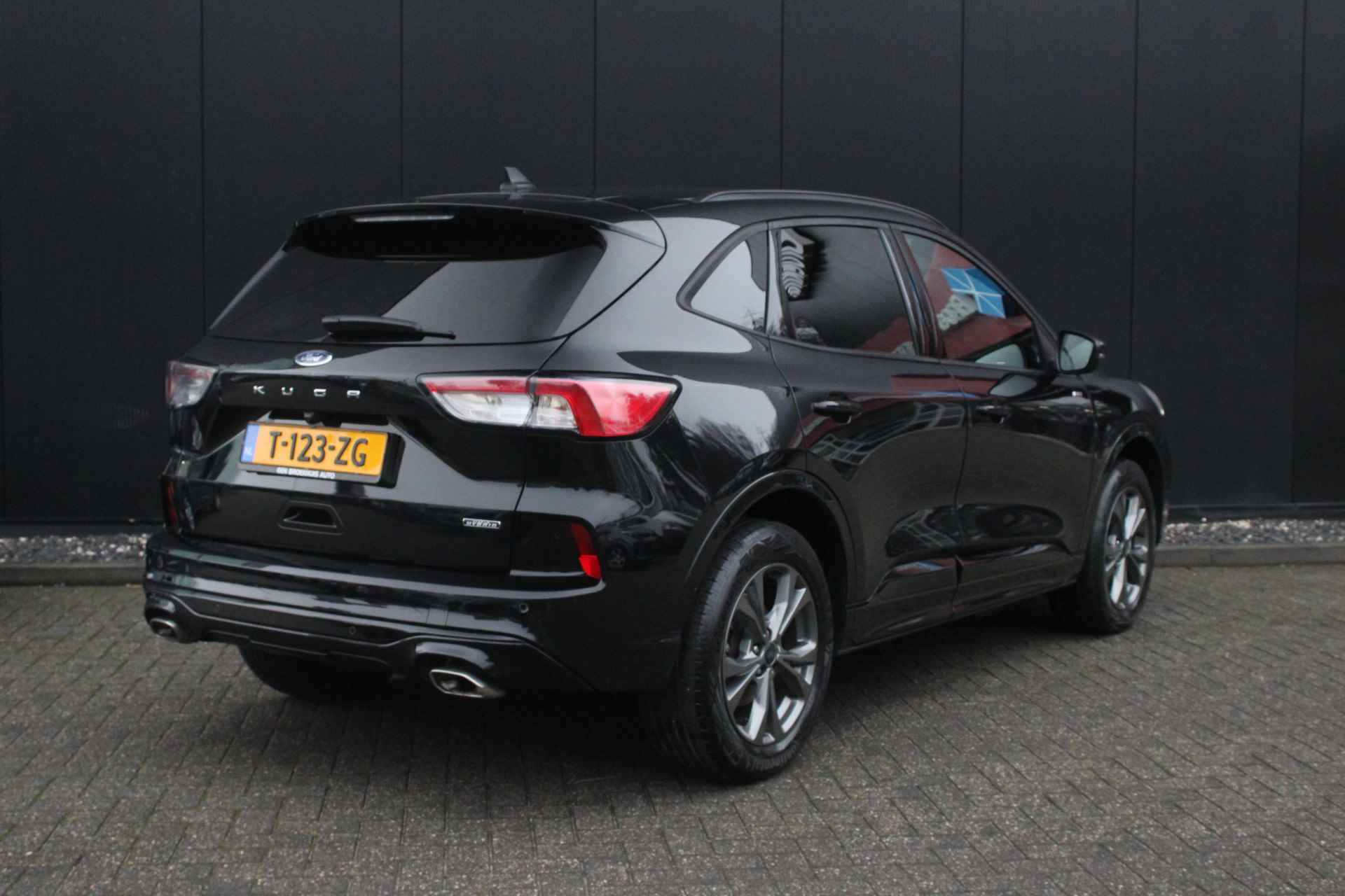 Ford Kuga ST-LINE 2.5 Plug-in Hybride Automaat | NL Auto | 18'' | Standkachel | Keyless-entry | Parkeercamera | DAB-Audio - 4/34