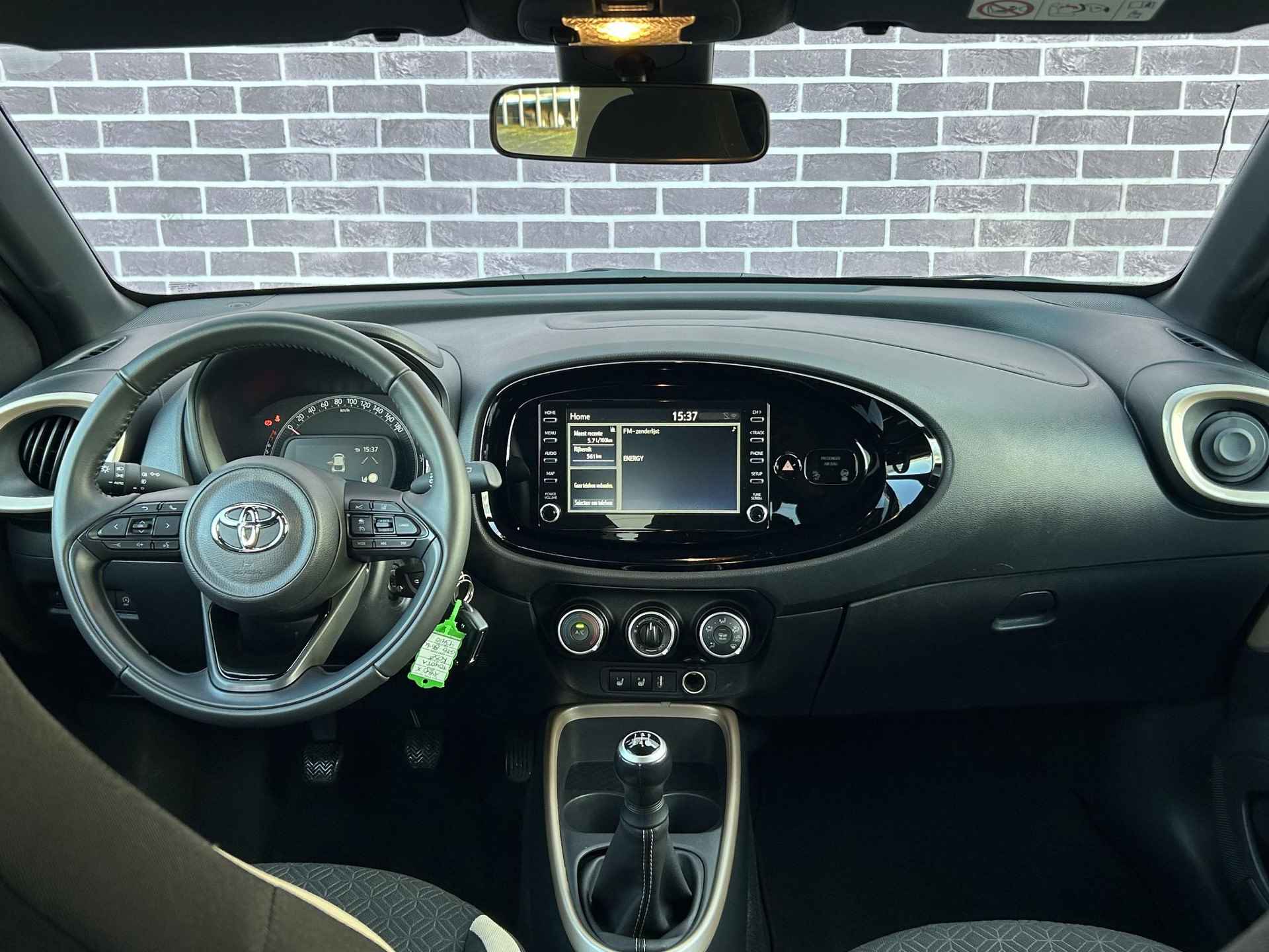 Toyota Aygo X 1.0 VVT-i MT Pulse |  Applecarplay/Androidauto | Adaptive Cruise | Stoelverwarmin| 17"Lichtmetaal | Privacyglass | Airconditioning | - 3/31