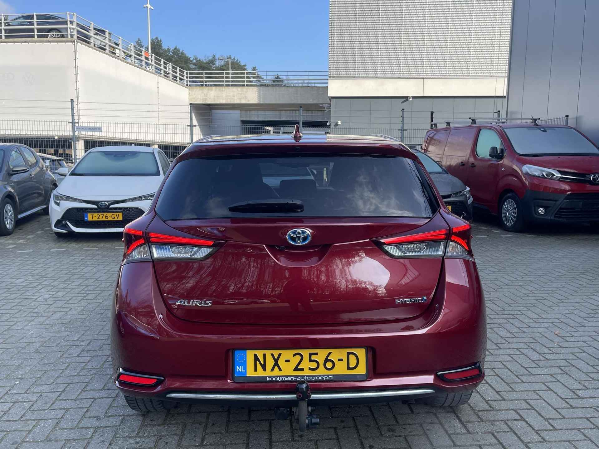 Toyota Auris 1.8 Hybrid Volcano Edition - 6/32