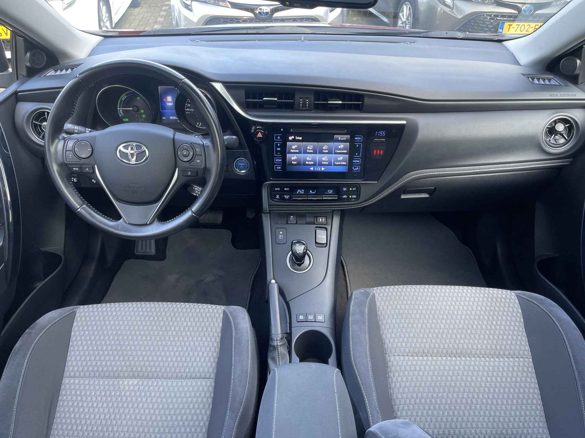 Toyota Auris 1.8 Hybrid Volcano Edition - 29/32