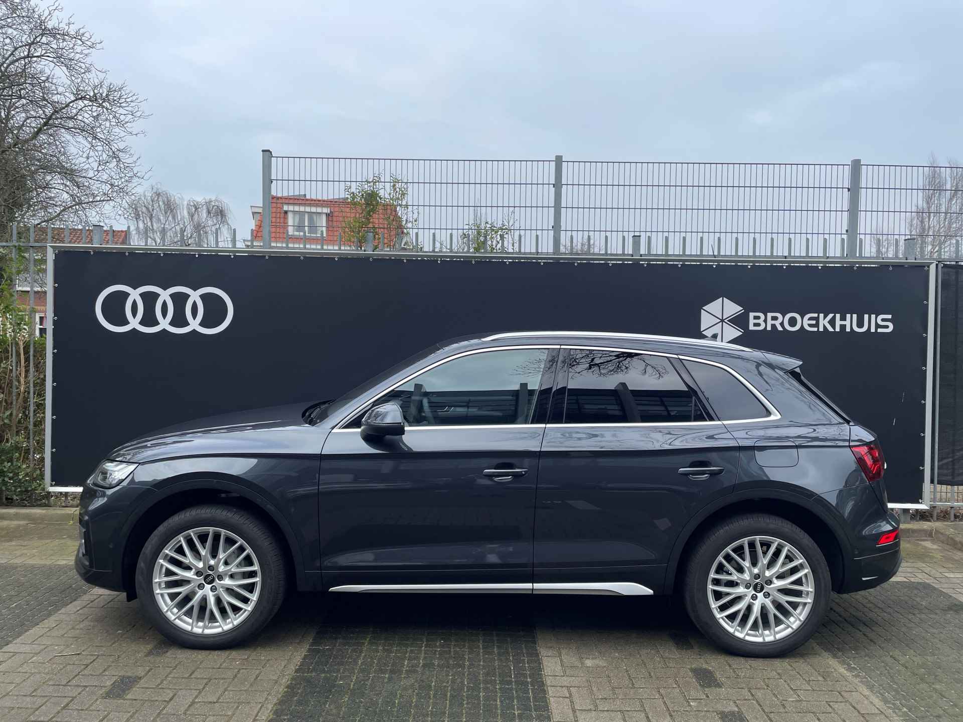 Audi Q5 50 TFSI e Advanced edition/ privacy glas/ Side assist/Adaptieve cruisecontrol/ Keyless/Trekhaak/Zwarte hemel/Matrix koplampen/20 inch velgen/Sportstoelen - 4/14