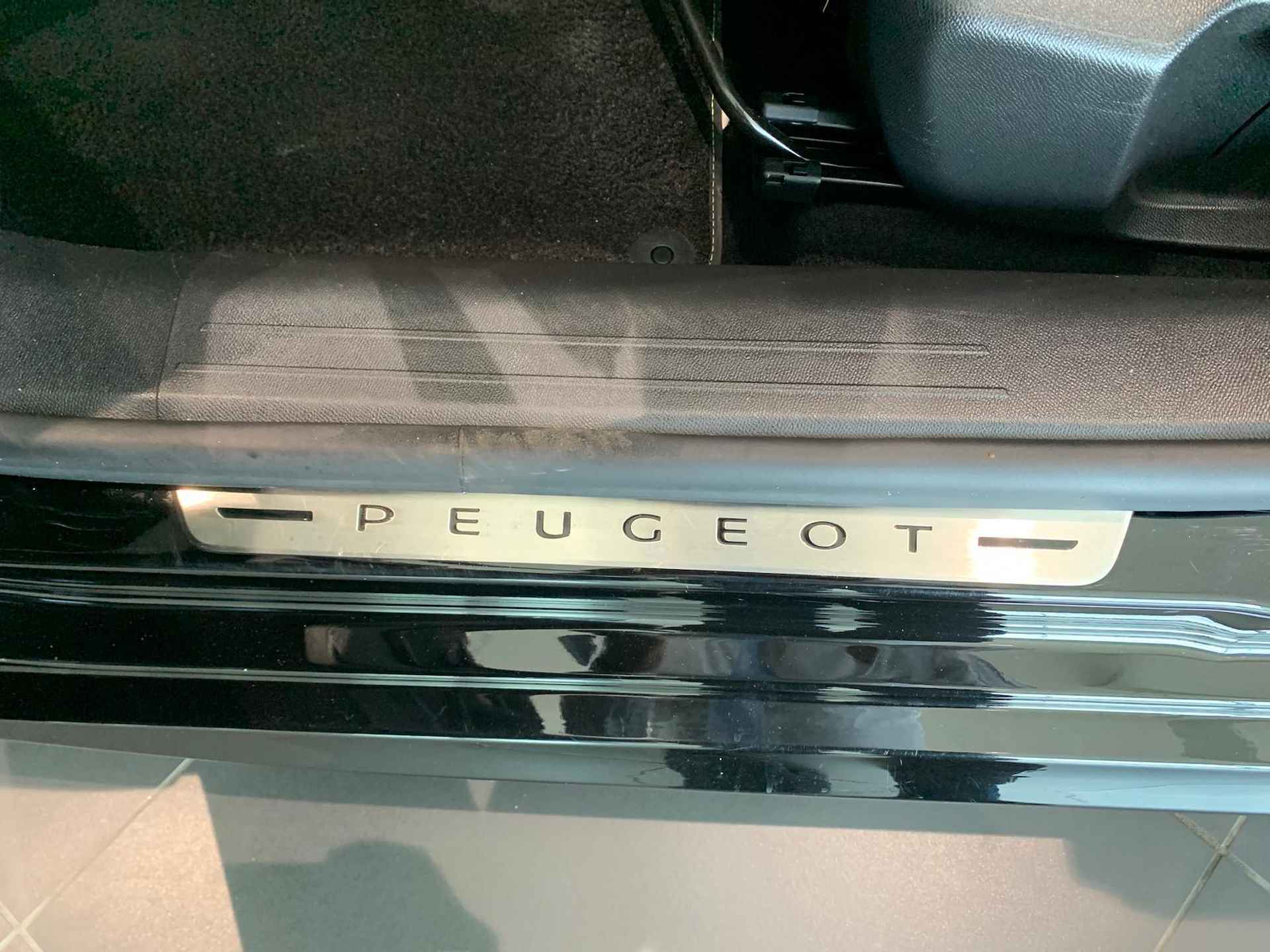 Peugeot 208 1.2 PureTech GT-Line | Navigatie | Camera | Climate control - 8/31