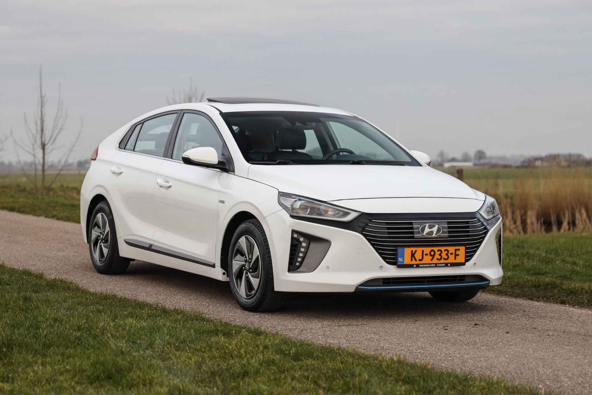 Hyundai IONIQ 1.6 GDi First Edition ✅ LED ✅ Schuifdak ✅ Trekhaak - 36/41