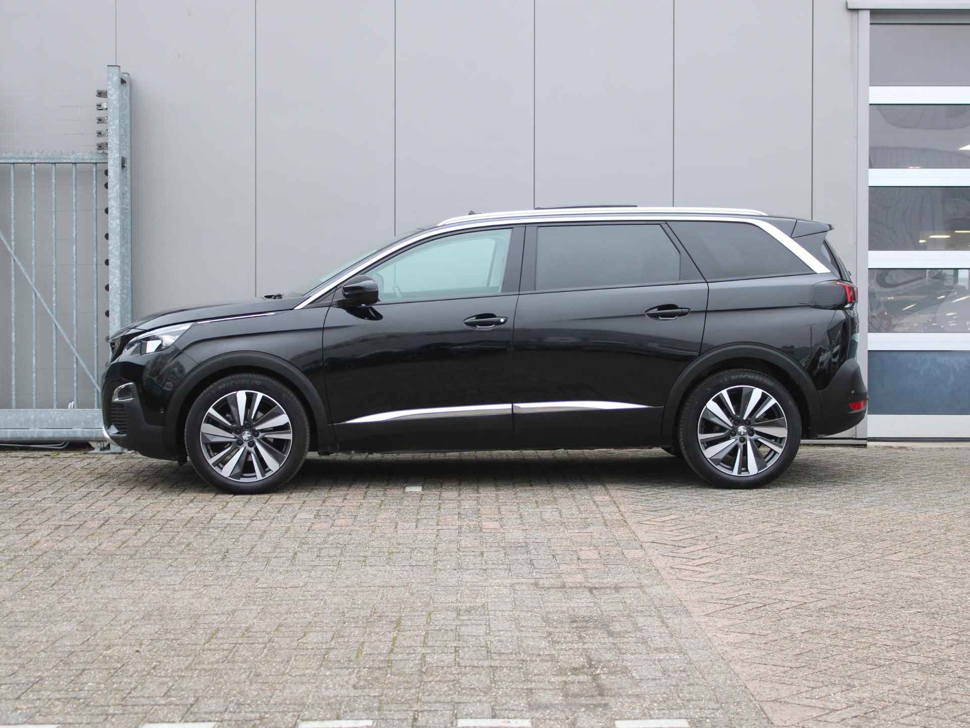 Peugeot 5008 1.2 PureTech Blue Lease Premium Avantage Automaat | Navi / Panoramadak / Camera - 12/25