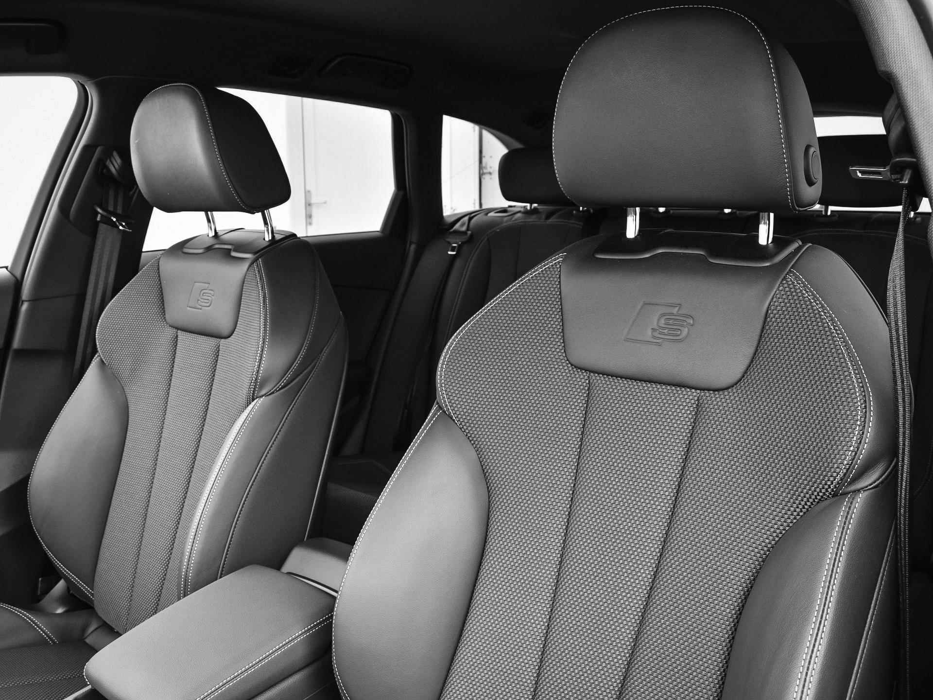 Audi A4 Avant 35 TFSI 150pk S-Tronic S Edition Competition | Apple Car Play | Camera | Stoelverwarming | Navigatie | Inklap. Trekhaak | Optiekpakket Zwart | Sportstoelen | Garantie t/m 19-09-2027 of 100.000km - 5/34