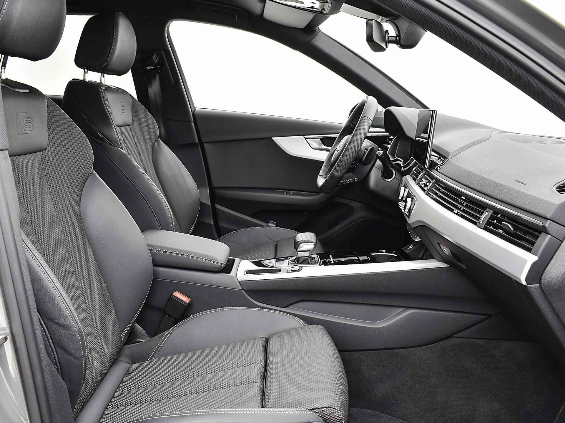 Audi A4 Avant 35 TFSI 150pk S-Tronic S Edition Competition | Apple Car Play | Camera | Stoelverwarming | Navigatie | Inklap. Trekhaak | Optiekpakket Zwart | Sportstoelen | Garantie t/m 19-09-2027 of 100.000km - 15/34