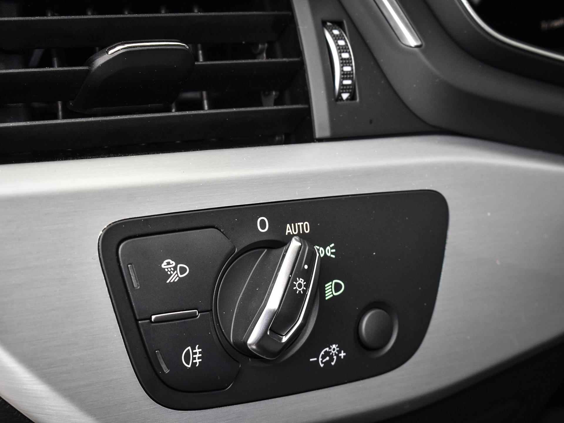 Audi A4 Avant 35 TFSI 150pk S-Tronic S Edition Competition | Apple Car Play | Camera | Stoelverwarming | Navigatie | Inklap. Trekhaak | Optiekpakket Zwart | Sportstoelen | Garantie t/m 19-09-2027 of 100.000km - 21/34