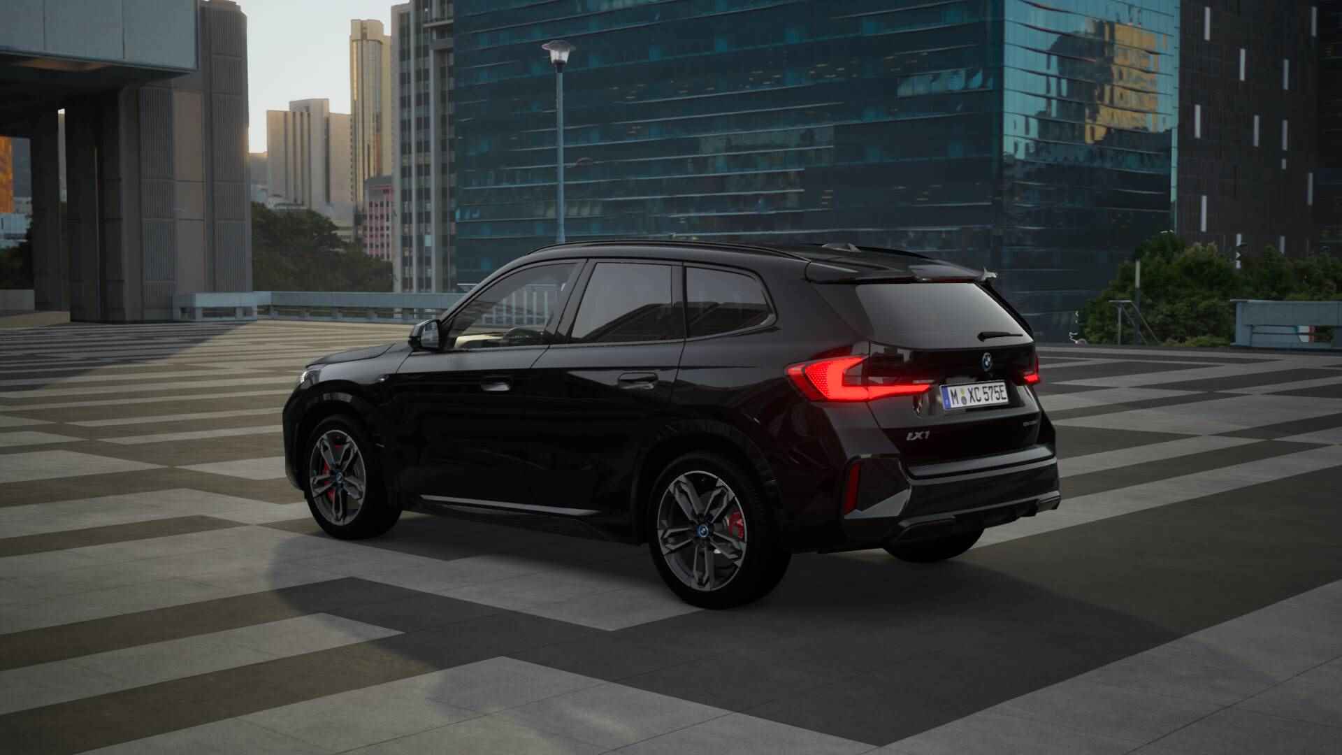 BMW iX1 eDrive20 M Sport 67 kWh / Panoramadak / Sportstoelen / Adaptieve LED / Adaptef M Onderstel / Parking Assistant / Comfort Access - 4/12