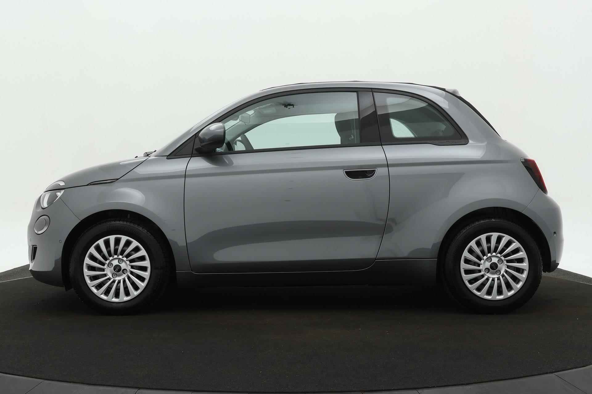 Fiat 500C Cabrio 24 kWh | Navigatie via App | Cabrio | Camera 360 graden | Keyless Entry & Go | Stoelverwarming | Parkeersensoren v+a - 2/27