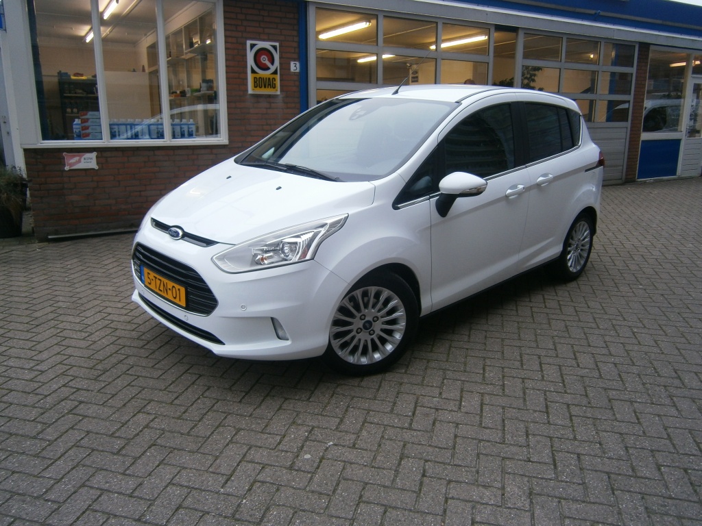 Ford B-Max 1.0 EcoB. Titanium Camera,Navigatie,Pdc,Trekhaak