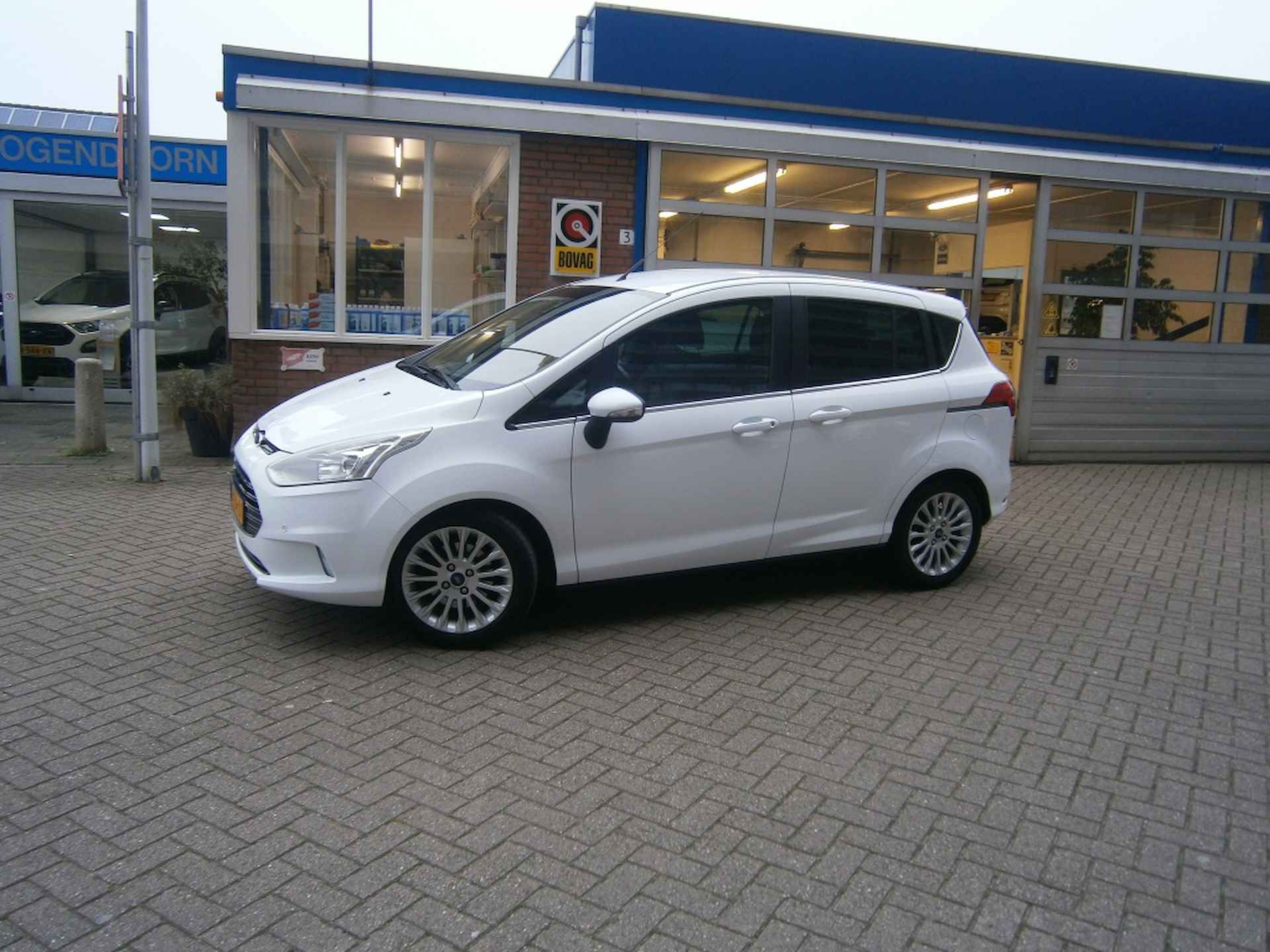 Ford B-Max 1.0 EcoB. Titanium Camera,Navigatie,Pdc,Trekhaak - 7/28