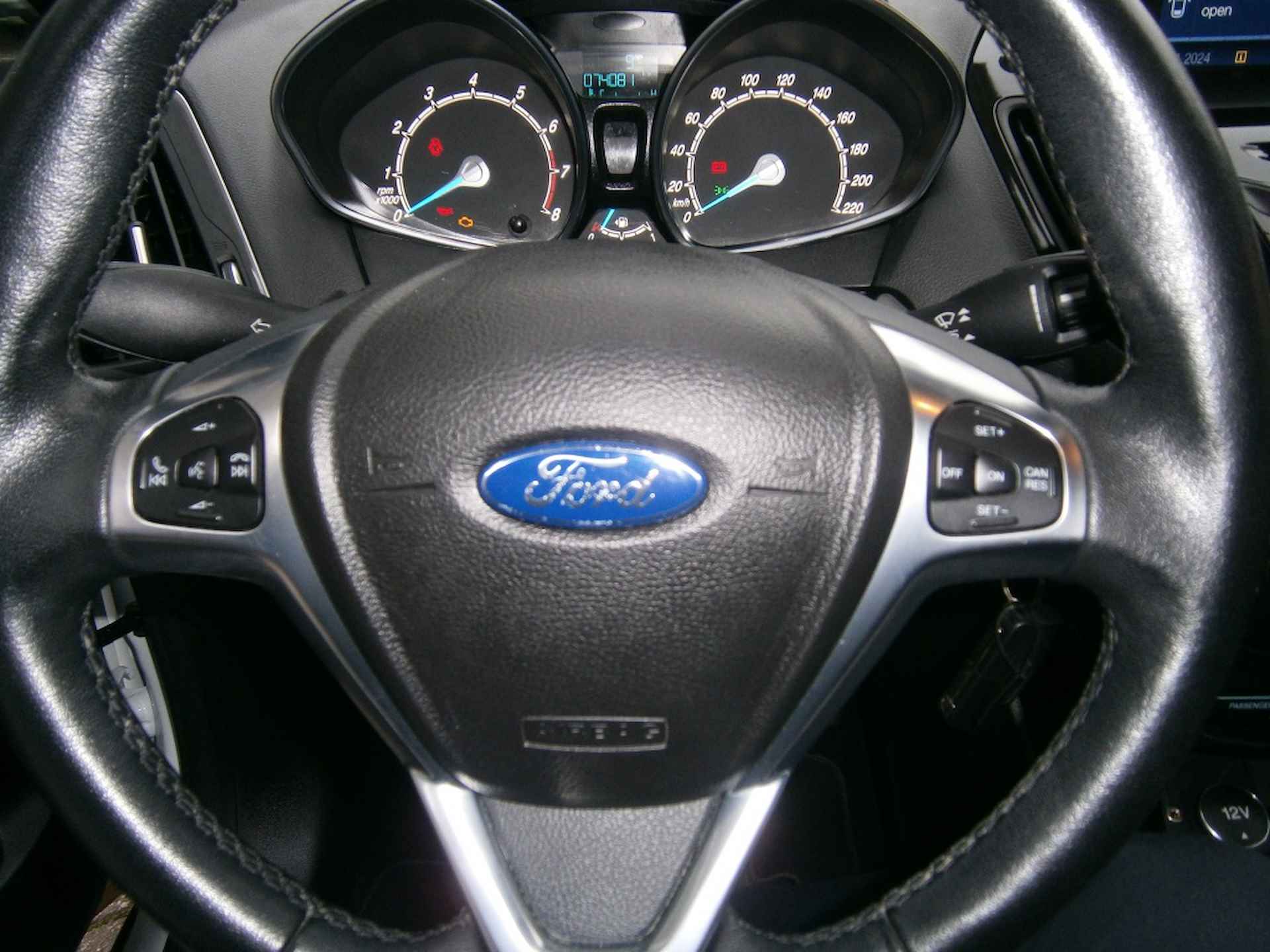 Ford B-Max 1.0 EcoB. Titanium Camera,Navigatie,Pdc,Trekhaak - 17/28