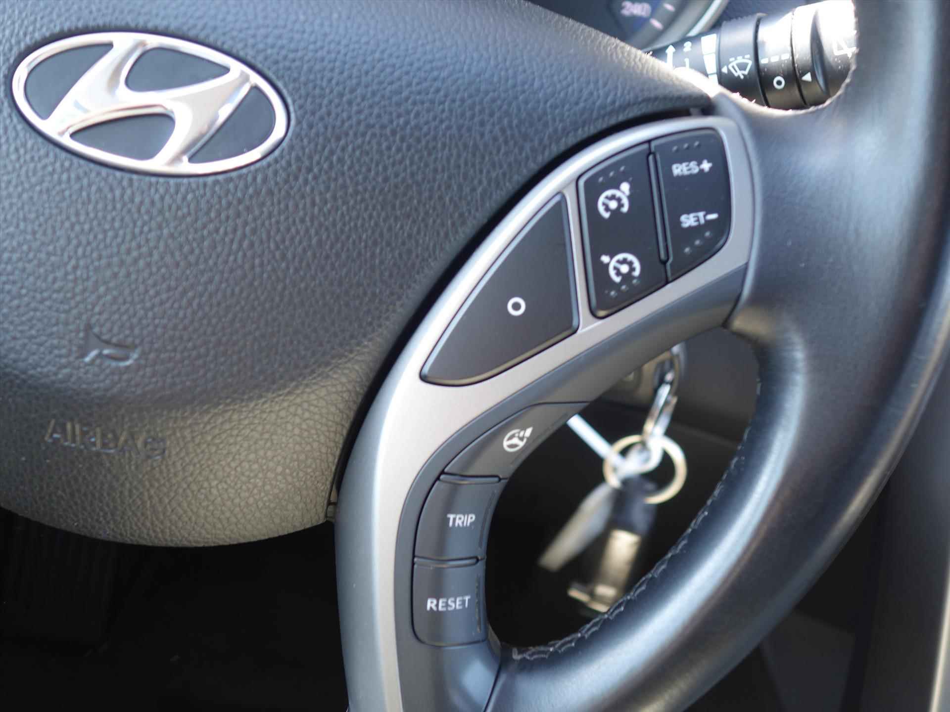 Hyundai I 30 1.6 GDi Blue 135PK 5d i-Motion Plus | Navi | Camera | Parkeersensoren - 24/28