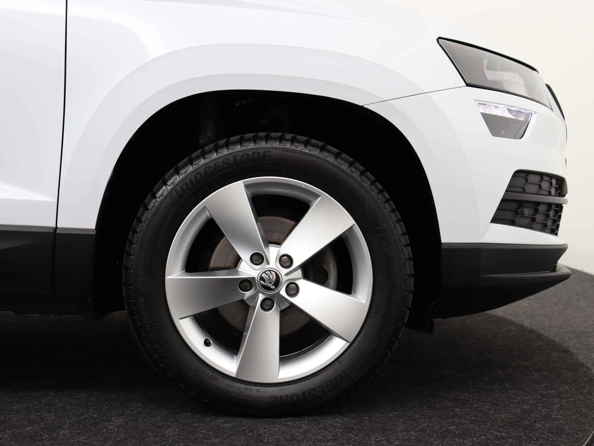 Skoda Karoq 1.5 TSI 150 PK Ambition Business | Parkeersensoren | ACC | Navigatie | 17" | - 13/42