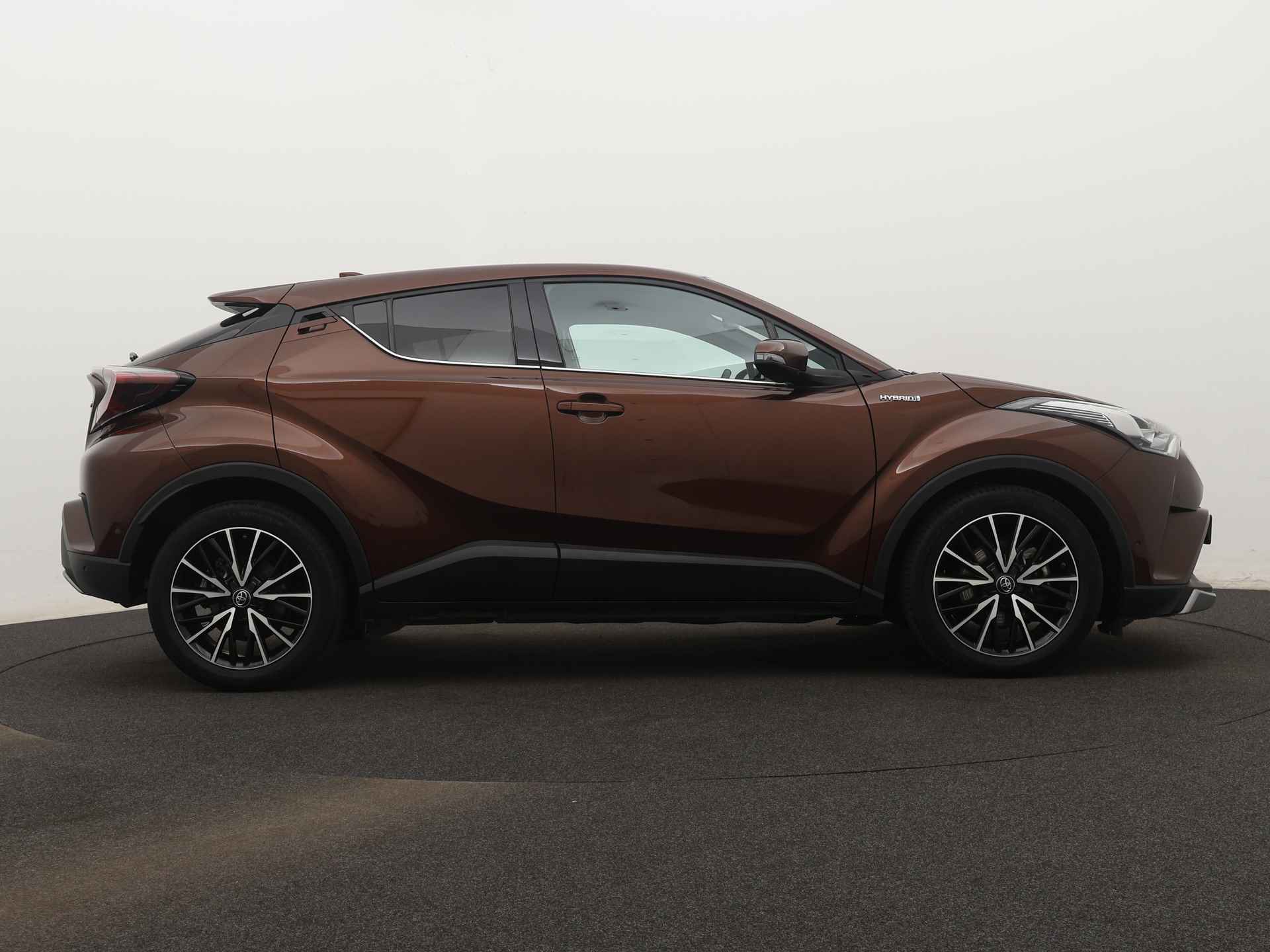 Toyota C-HR 1.8 Hybrid Executive Limited | All Season banden | Stuur Stoelverwarming | Parkeersensoren | - 16/45