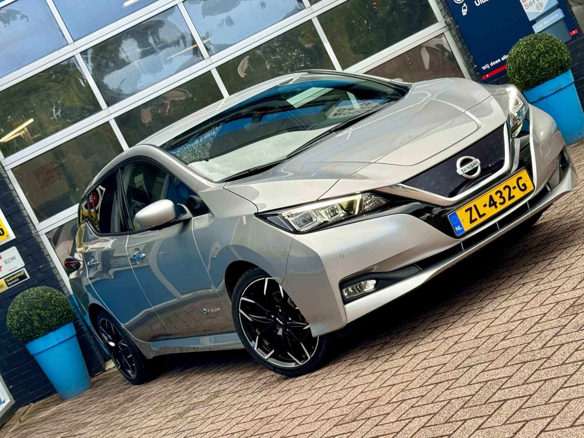 Nissan Leaf Tekna 40 kWh Prijs Inclusief Onderhoud & 12 Maand BOVAG Garantie | Adaptive Cruise Control | LED | - 10/40