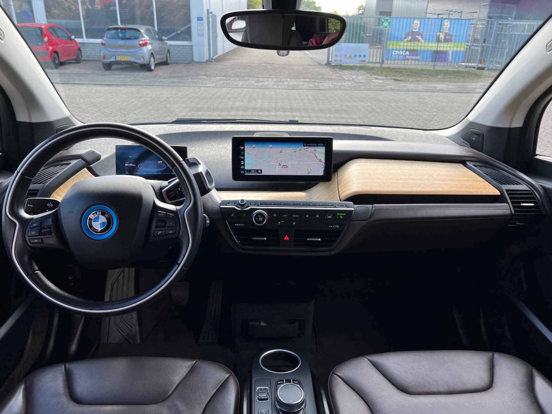 BMW i3 Executive 120Ah 42 kWh/Leder/H-Kardon/W-pomp/Camera/20"/3-fase - 2/37