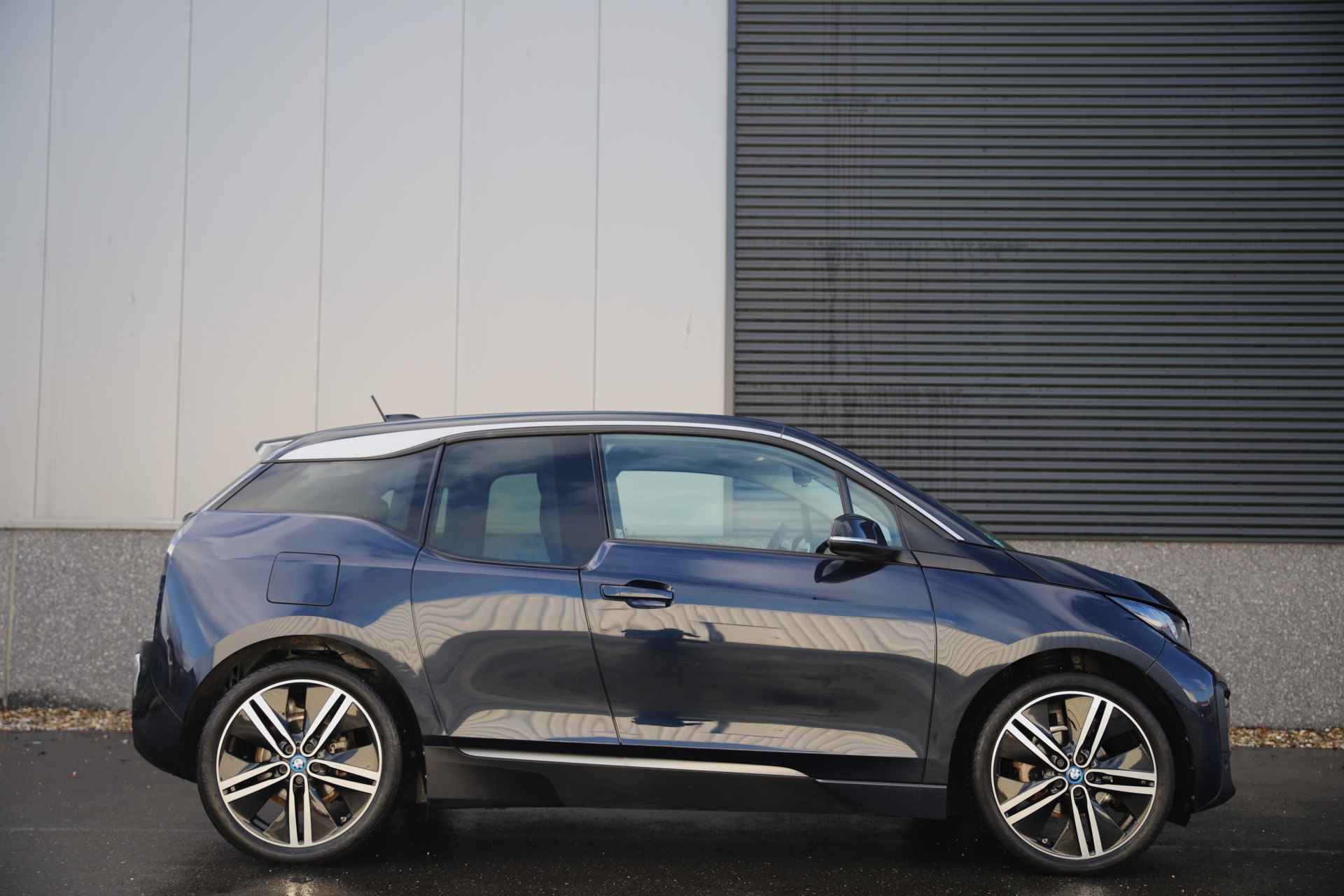 BMW i3 Executive 120Ah 42 kWh/Leder/H-Kardon/W-pomp/Camera/20"/3-fase - 11/37