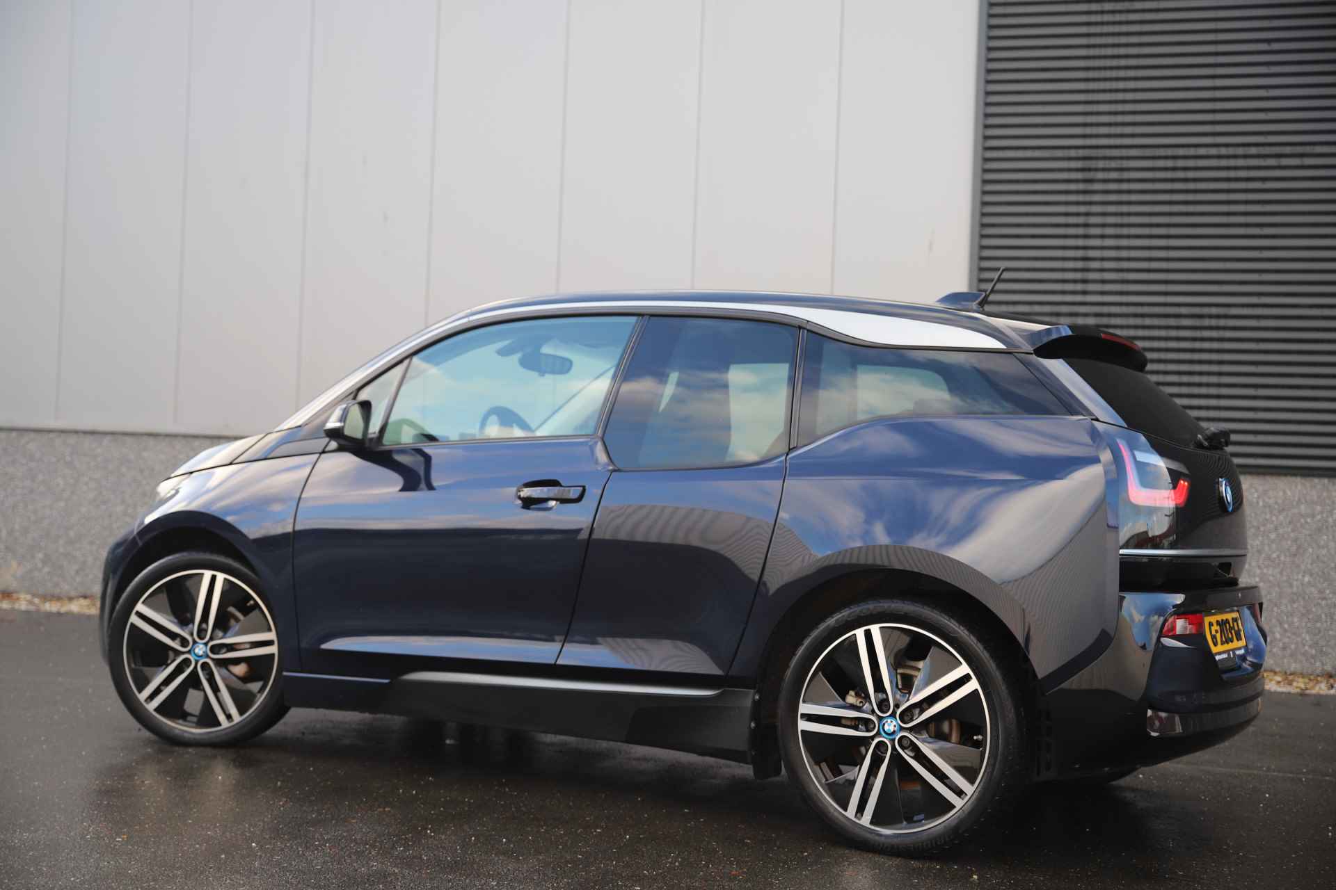 BMW i3 Executive 120Ah 42 kWh/Leder/H-Kardon/W-pomp/Camera/20"/3-fase - 33/37