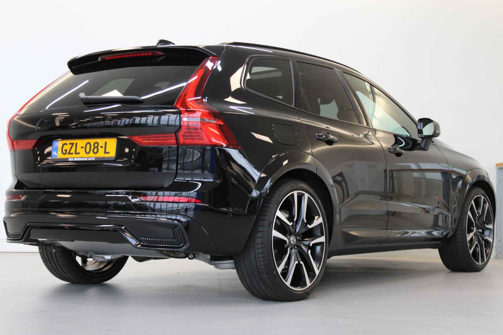 Volvo XC60 T6 350PK AWD Ultra Dark | Full Option! | Luchtv | B&W Audio | Massage | 22'' | 360º view - 3/65