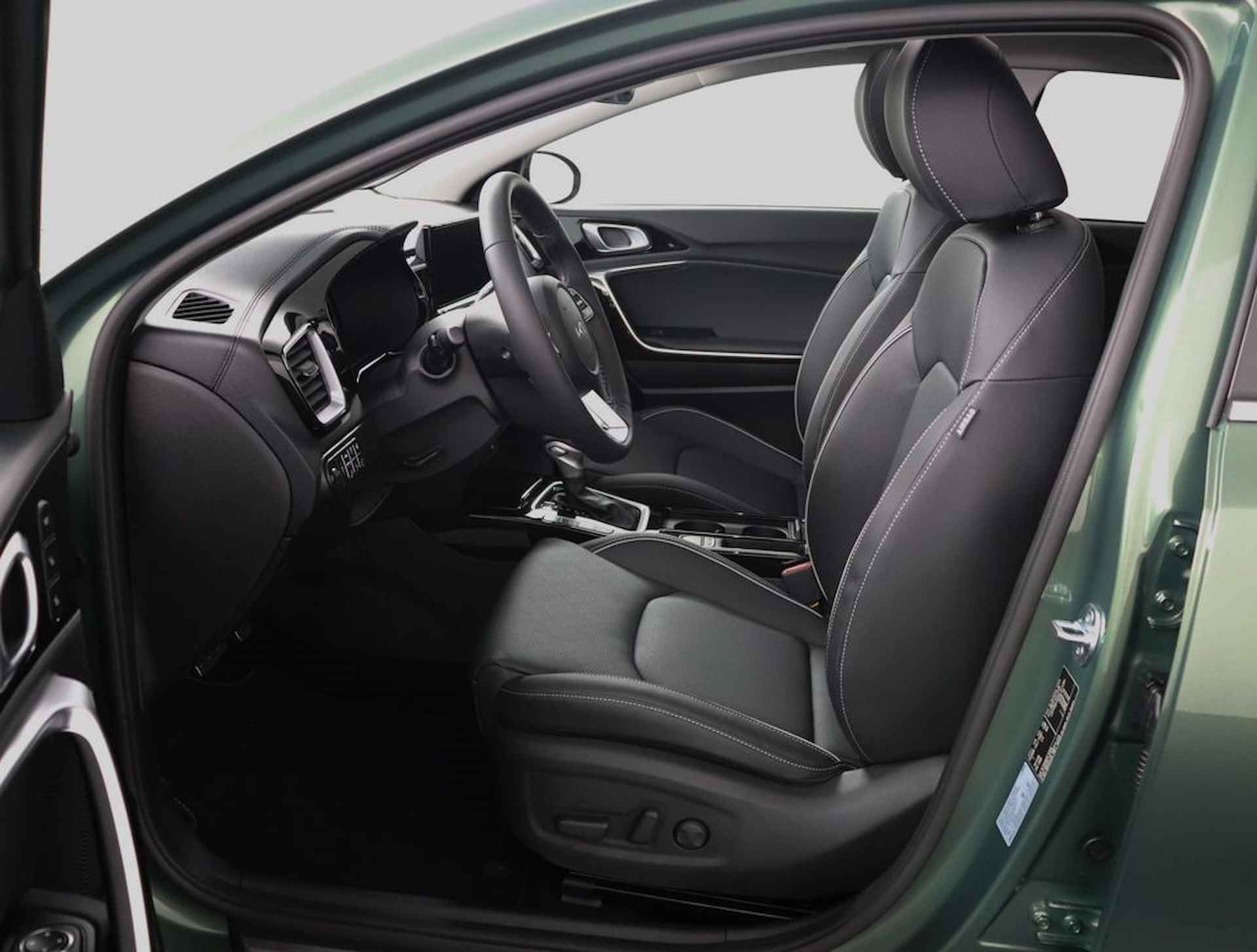 Kia Ceed Sportswagon 1.6 GDI PHEV ExecutiveLine - Apple Carplay/Android Auto - Elektrisch glazen schuif-/kanteldak - Fabrieksgarantie tot 02-2031 - 17/75