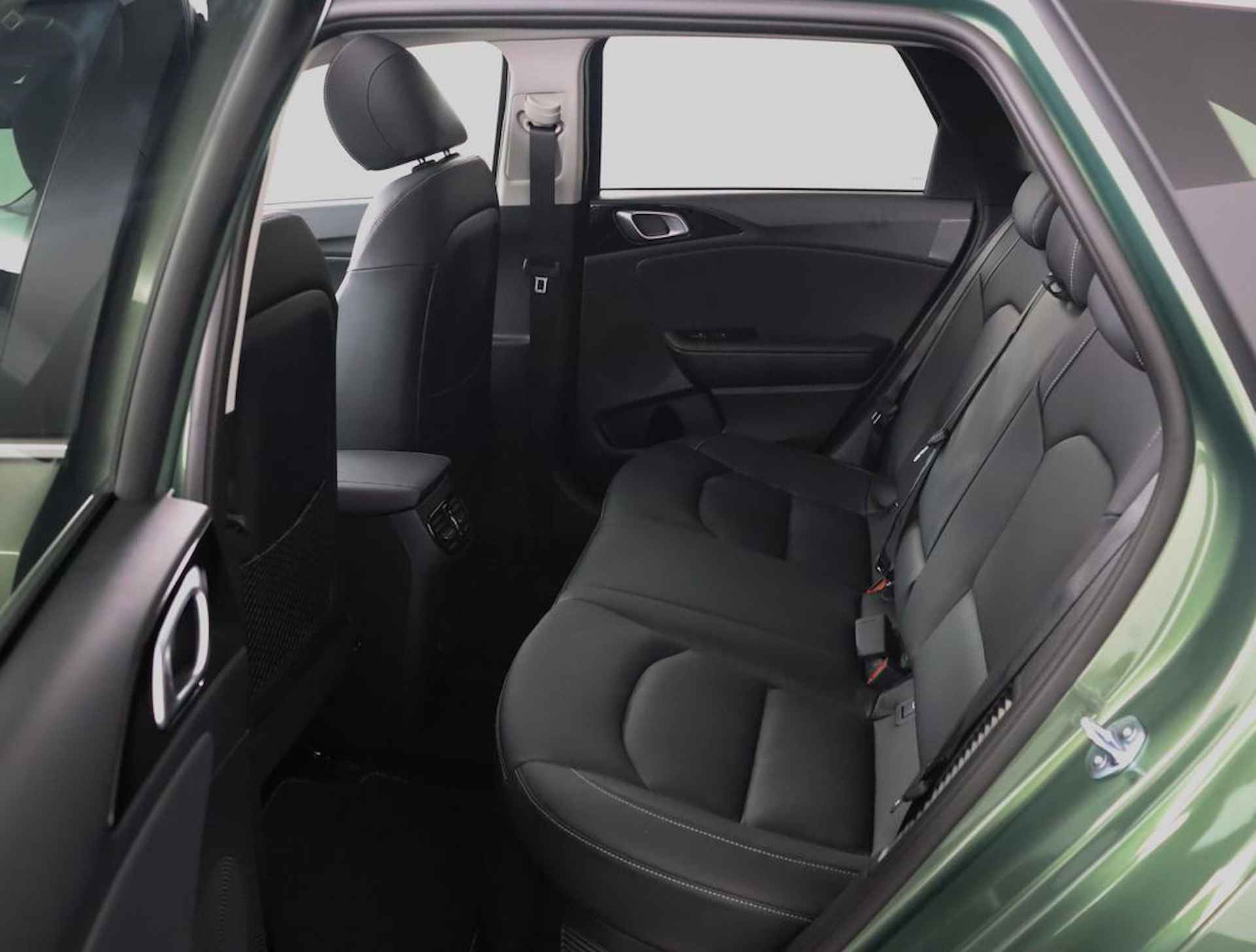 Kia Ceed Sportswagon 1.6 GDI PHEV ExecutiveLine - Apple Carplay/Android Auto - Elektrisch glazen schuif-/kanteldak - Fabrieksgarantie tot 02-2031 - 28/75