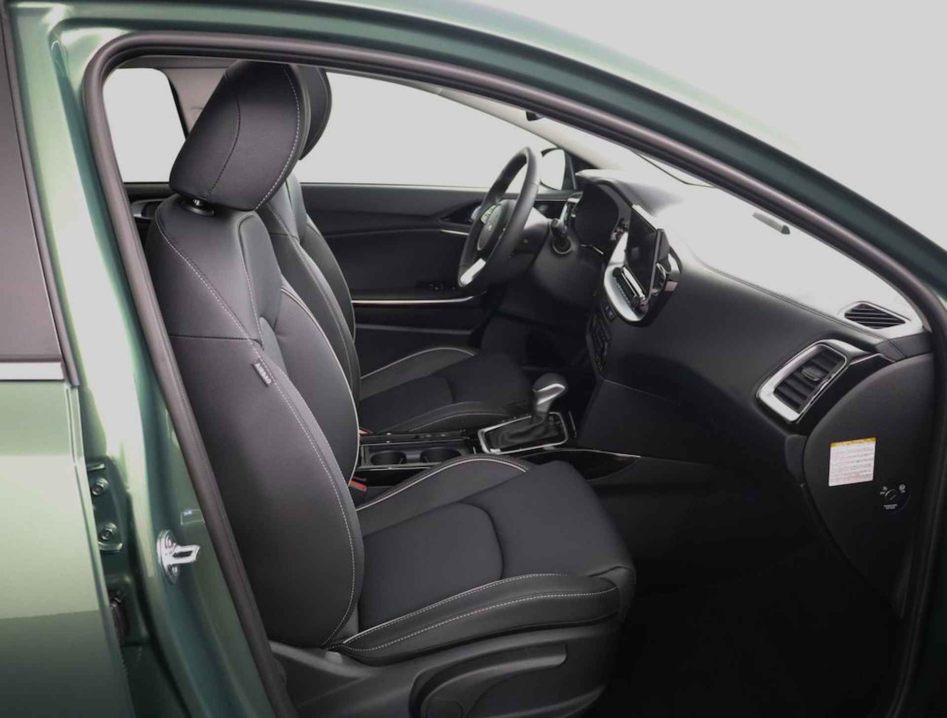 Kia Ceed Sportswagon 1.6 GDI PHEV ExecutiveLine - Apple Carplay/Android Auto - Elektrisch glazen schuif-/kanteldak - Fabrieksgarantie tot 02-2031 - 30/75