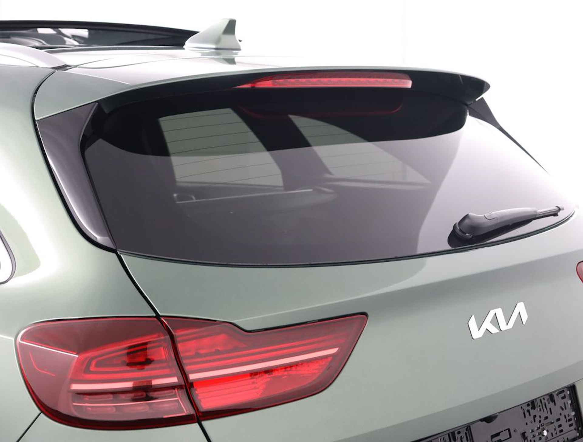 Kia Ceed Sportswagon 1.6 GDI PHEV ExecutiveLine - Apple Carplay/Android Auto - Elektrisch glazen schuif-/kanteldak - Fabrieksgarantie tot 02-2031 - 43/75