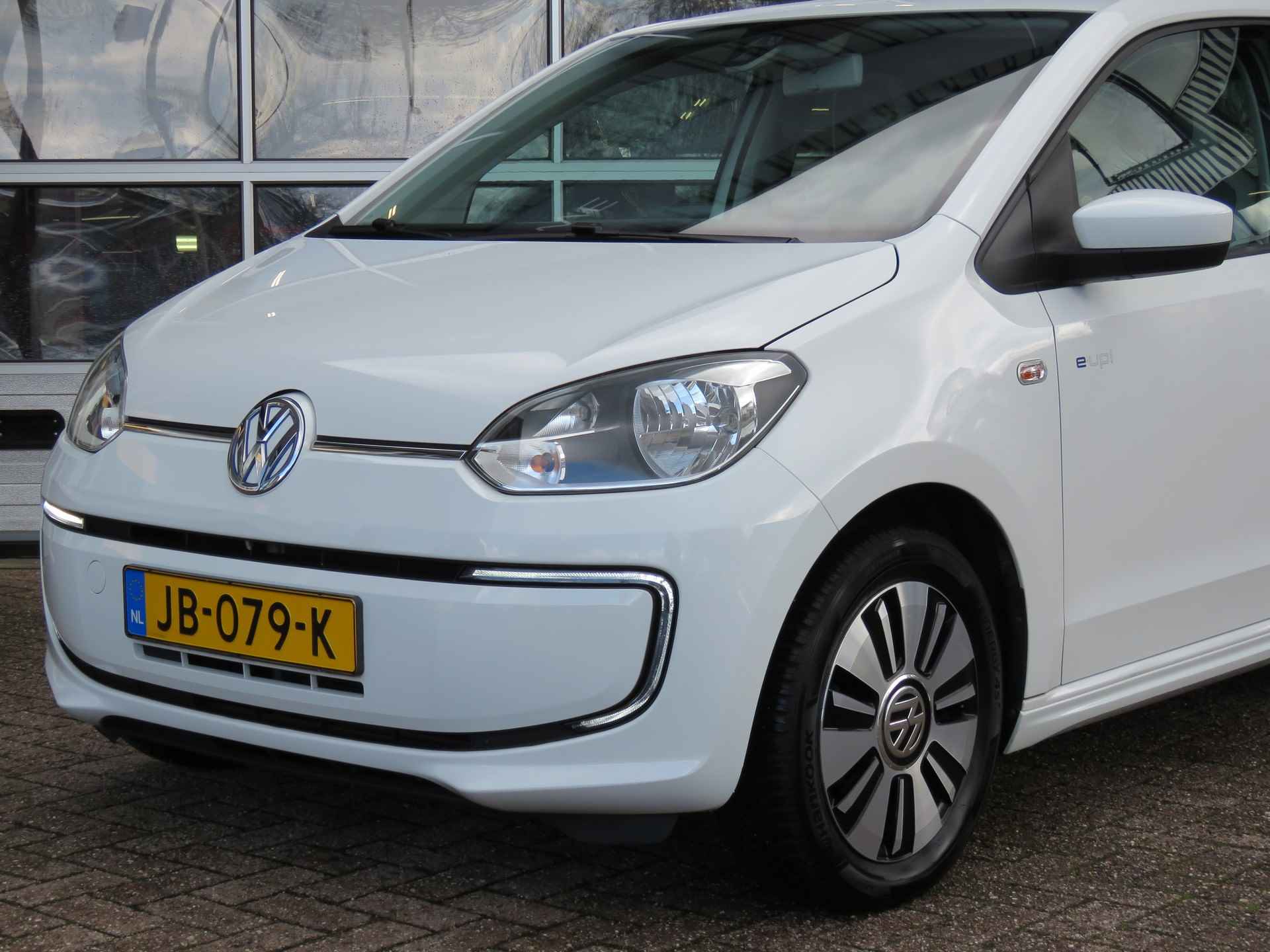 Volkswagen e-Up! / Trekhaak / Stoelverw. / Cruise / BOVAG garantie - 4/45