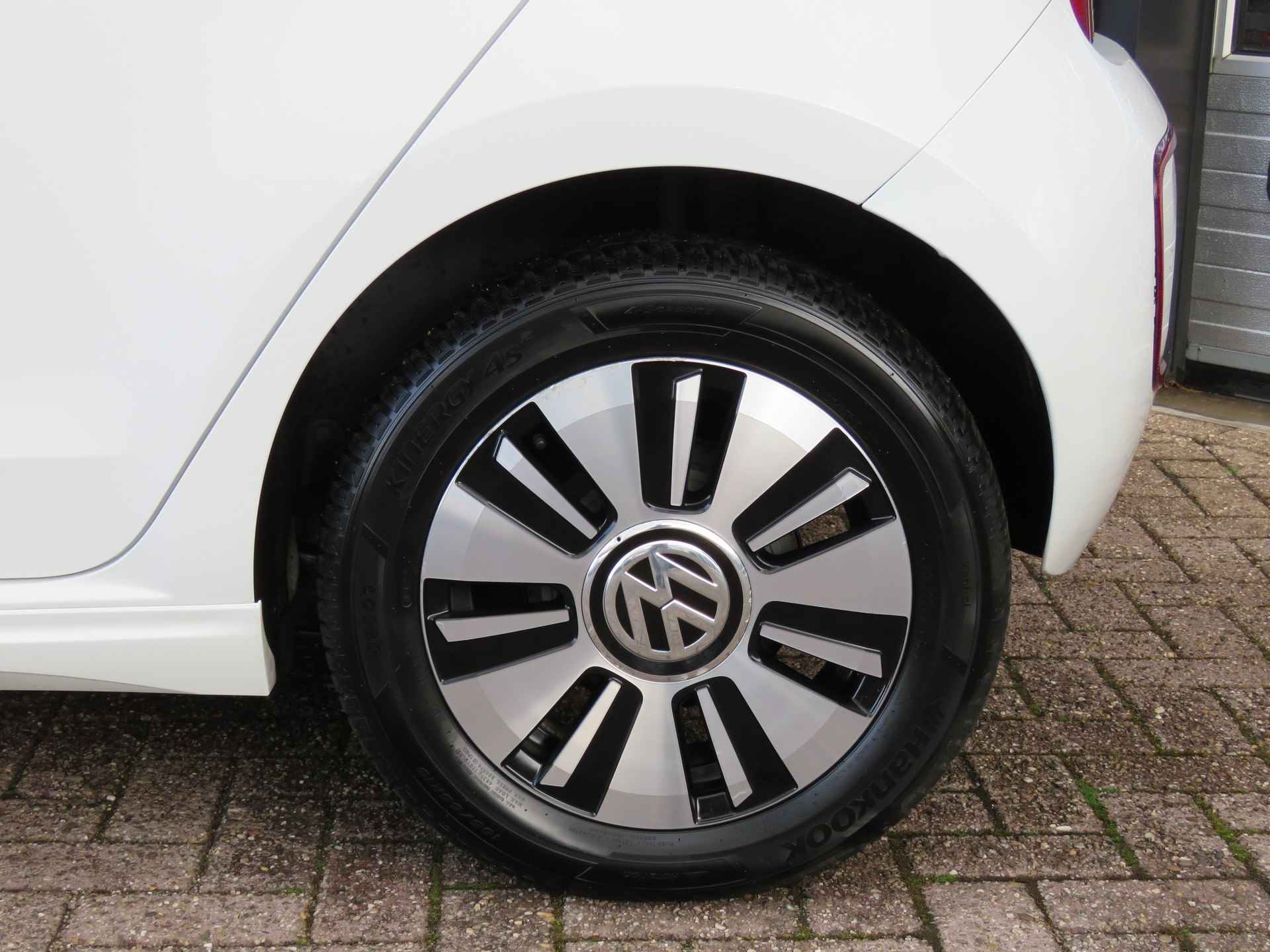 Volkswagen e-Up! / Trekhaak / Stoelverw. / Cruise / BOVAG garantie - 15/45