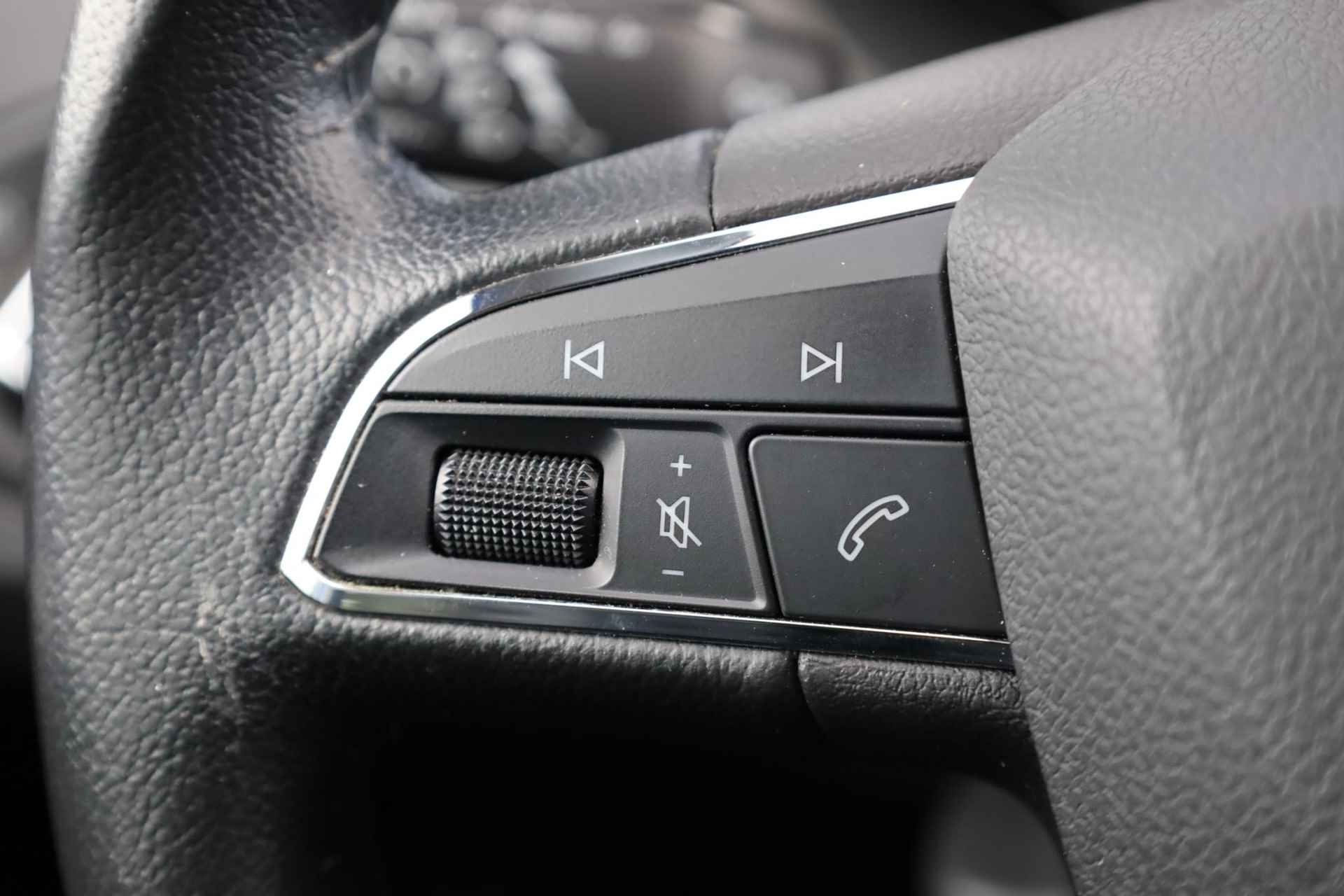 SEAT Ibiza 1.0 EcoTSI Style Connect 95PK / 70kW, 16" LMV zwart, navigatie, cruise control, parkeersensoren, multifunctioneel lederen stuurwiel, licht sensor, zwarte spiegelkappen + zwarte accenten, spiegels elektrisch inklapbaar - 16/38