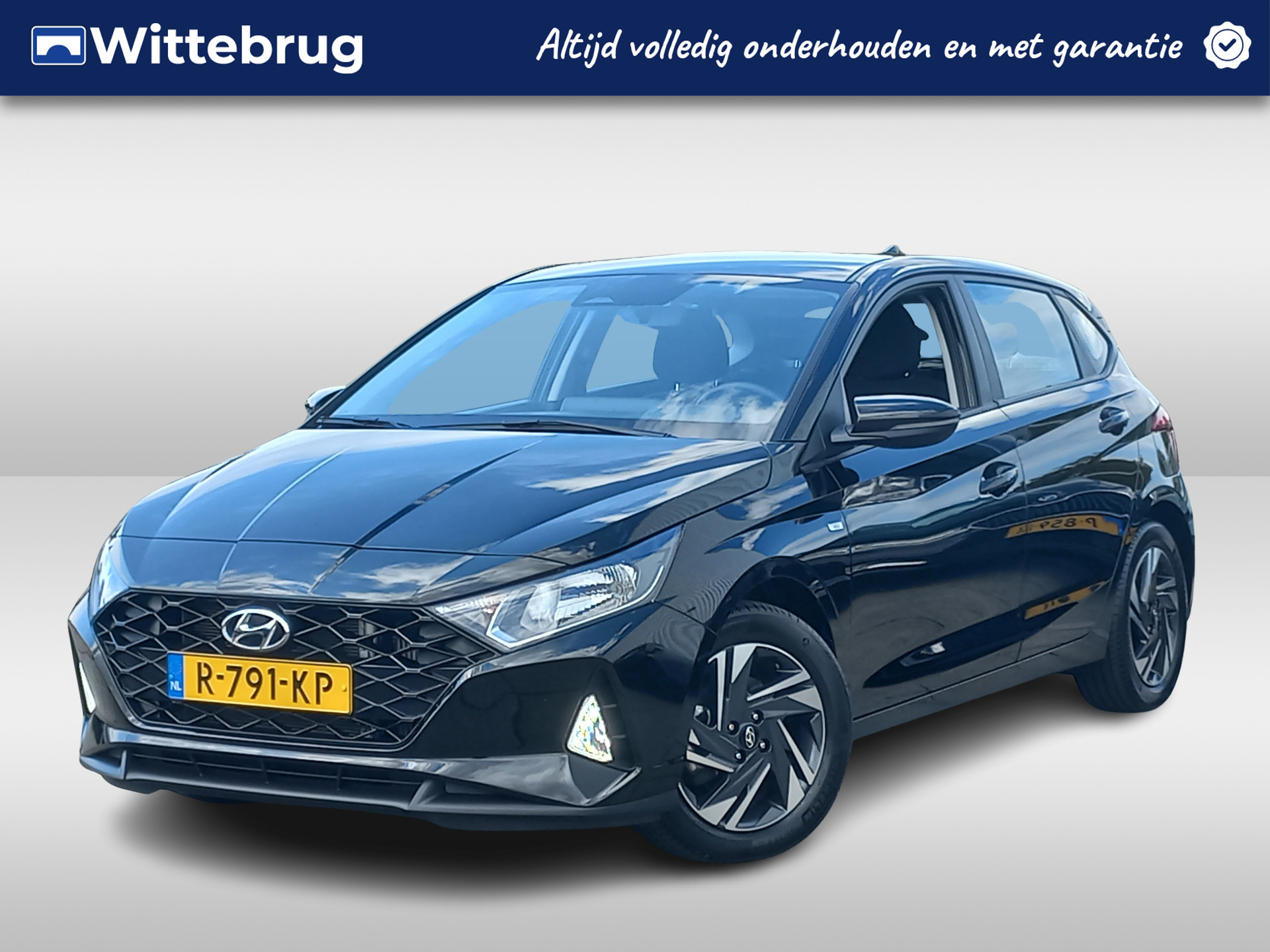 Hyundai i20 1.0 T-GDI Comfort Smart Automaat | NAVIGATIE | PARKEERCAMERA | LICHTMETALEN VELGEN Auto staat in Moordrecht