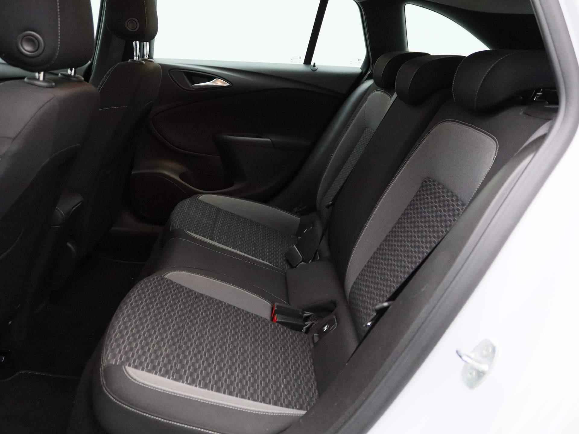 Opel Astra Sports Tourer 1.2 Edition | Navigatie | Climate control | Parkeer sensoren | LMV | Camera | - 13/35