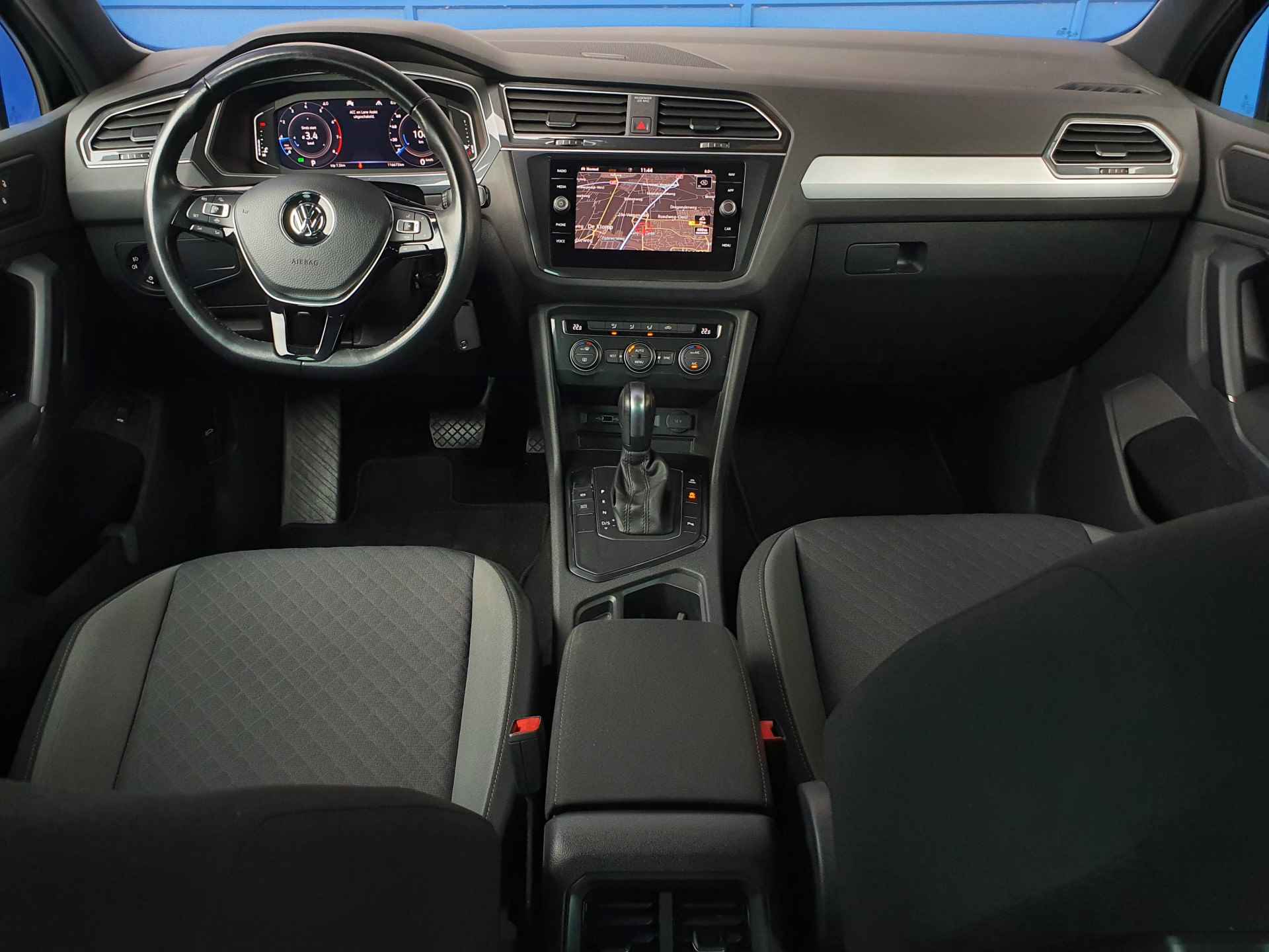 Volkswagen Tiguan 1.5 TSI DSG 150PK R-line | Navi | 19 inch | Virtual Cockpit Adapt. Cruise | El.Klep - 30/35