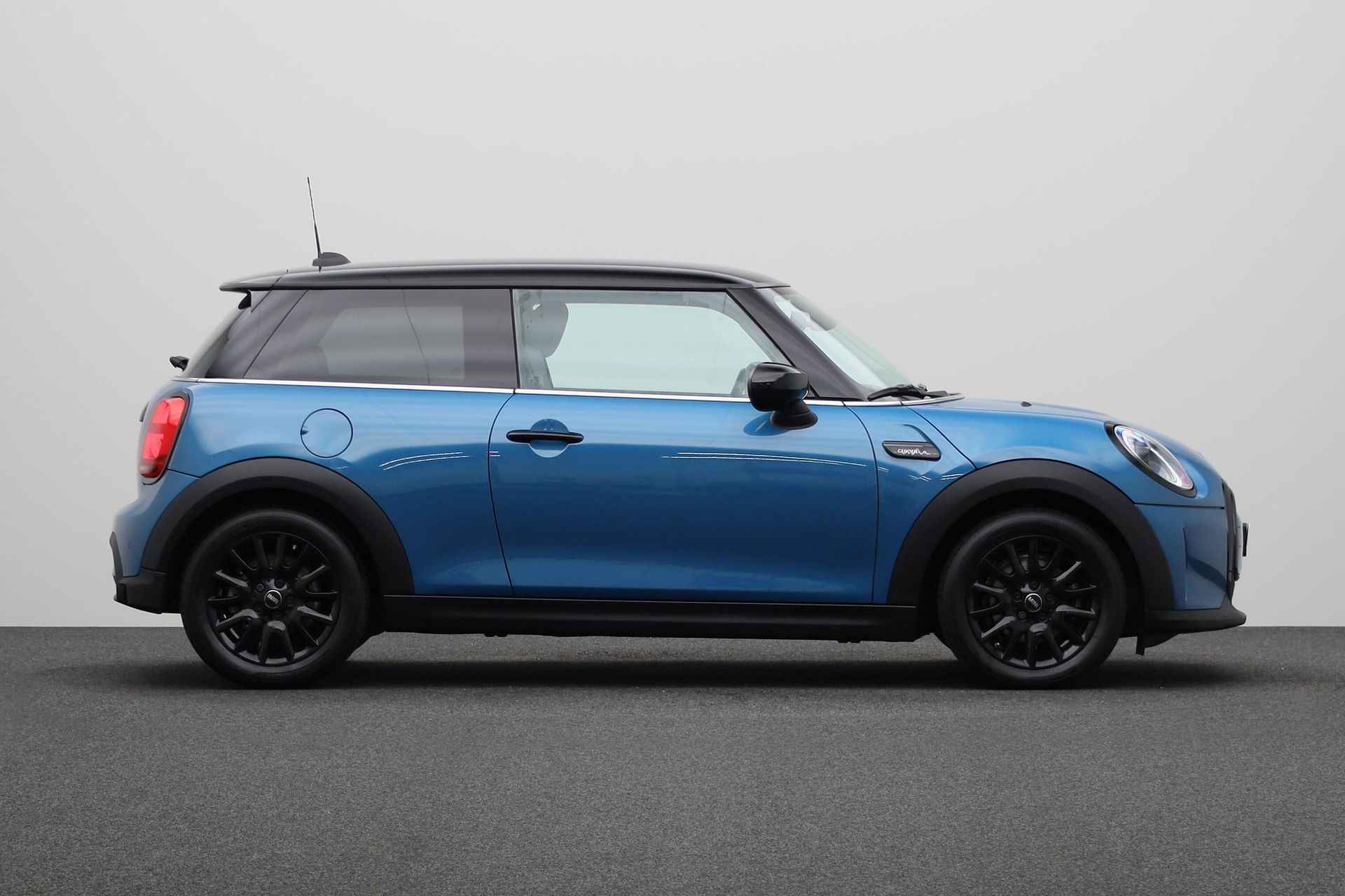 MINI 3-deurs 1.5 Cooper Camden Edition | Park Distance Control achter | - 10/24