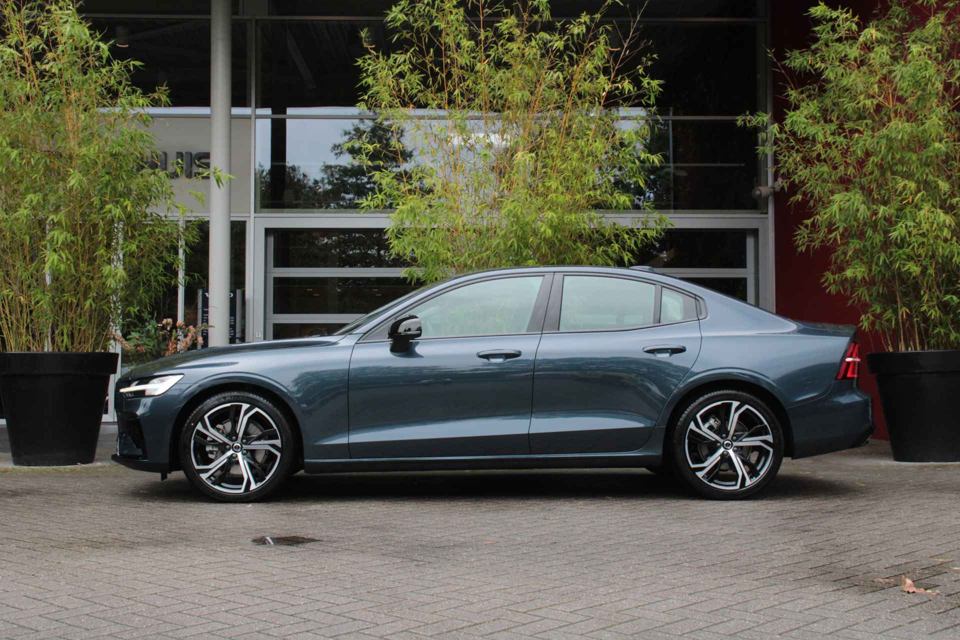 Volvo S60 B4 Plus Dark | Memory Seats | Camera | Adaptive Cruise | Stuur/stoelverwarming | Keyless - 5/16