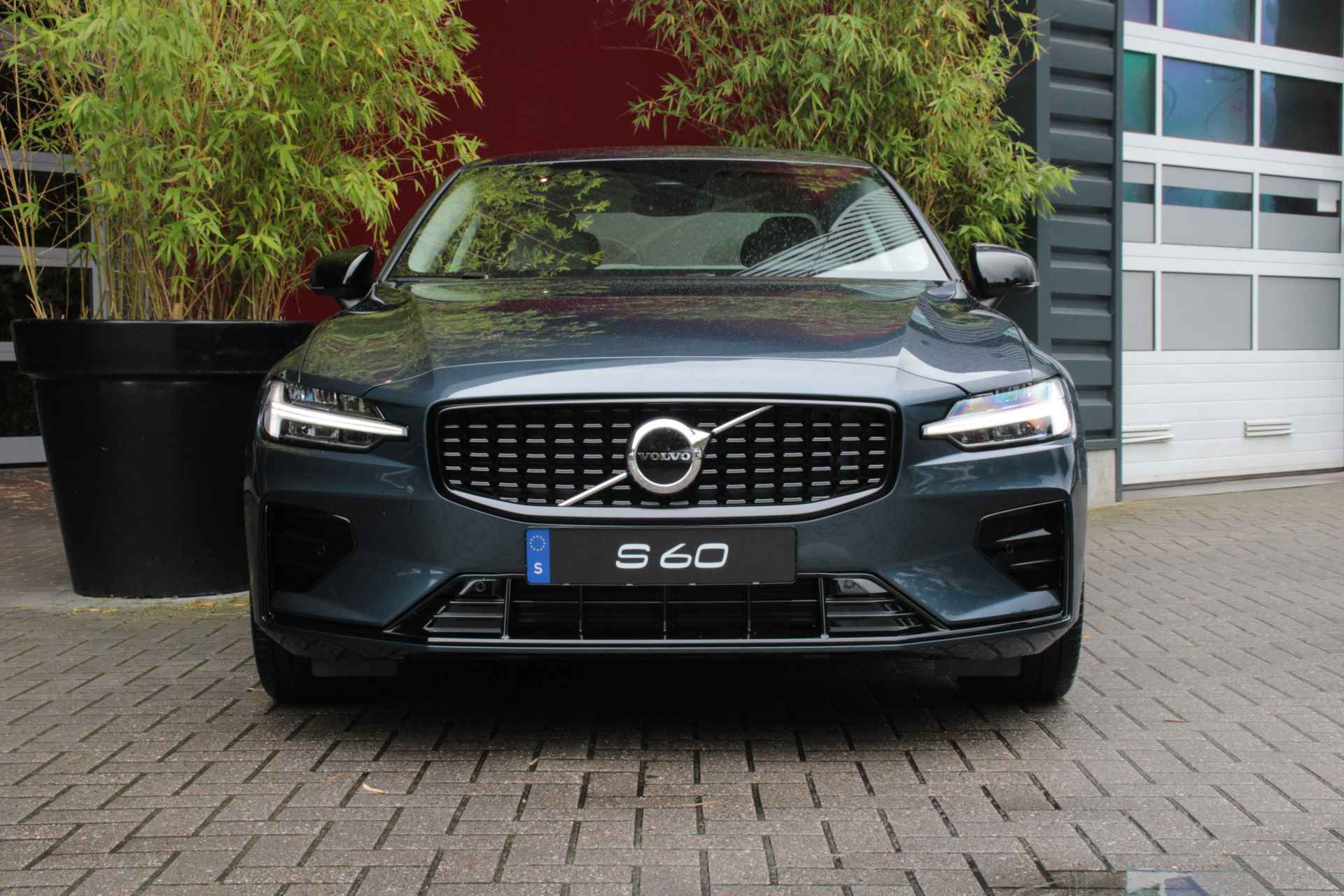 Volvo S60 B4 Plus Dark | Memory Seats | Camera | Adaptive Cruise | Stuur/stoelverwarming | Keyless - 9/16