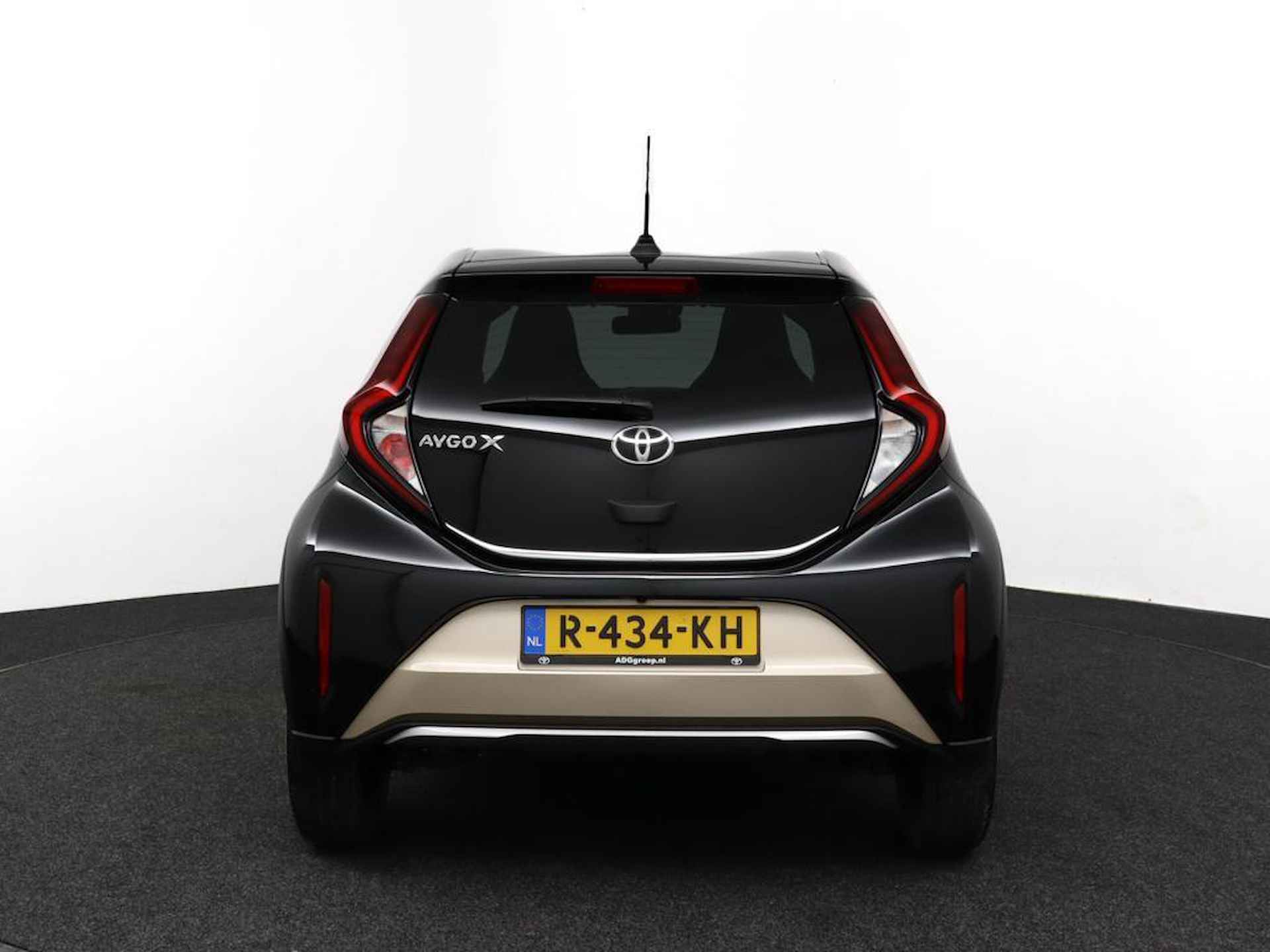 Toyota Aygo X 1.0 VVT-i MT Envy | Navigatie | Adaptive Cruise Control | Apple Carplay | Android Auto | JBL Audio | - 31/45