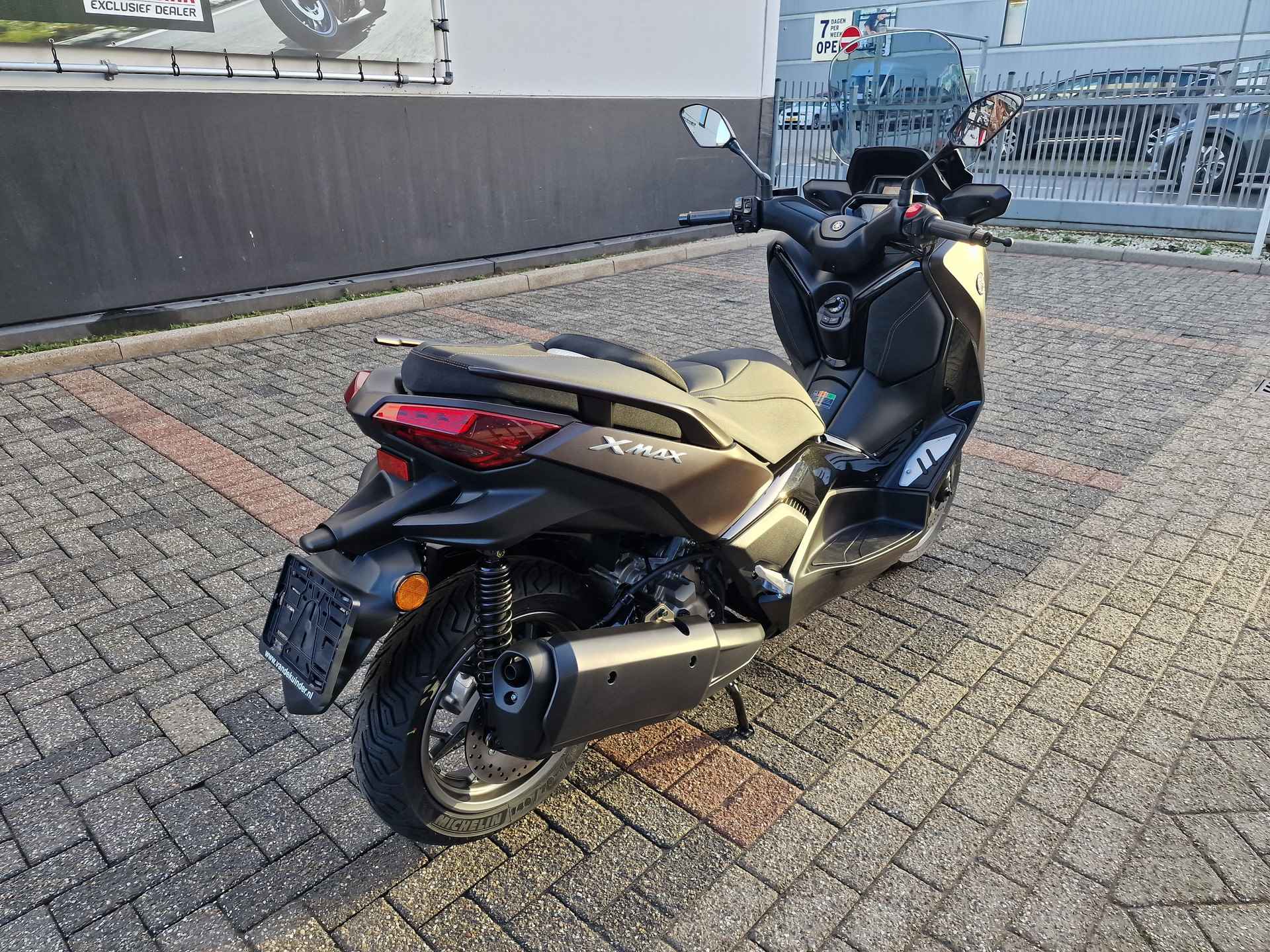 Yamaha XMAX 300 TECHMAX ABS - 5/23