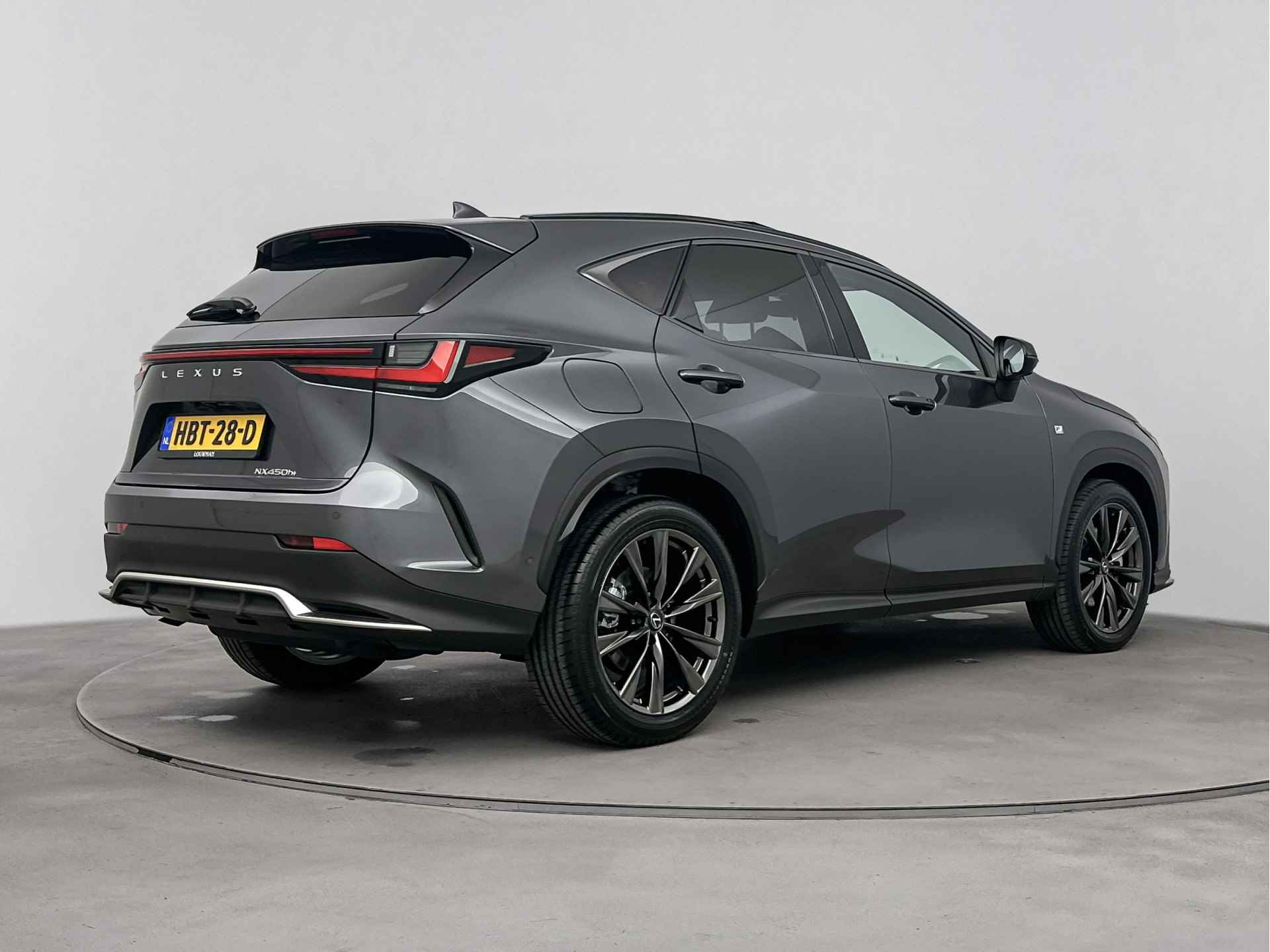 Lexus NX 450h+ AWD F Sport Line Limited | 360 Camera | Navigatie | Elektrisch glazen panorama-dak | Leder | Stoelverwarming/ventilatie | LM velgen | - 3/45